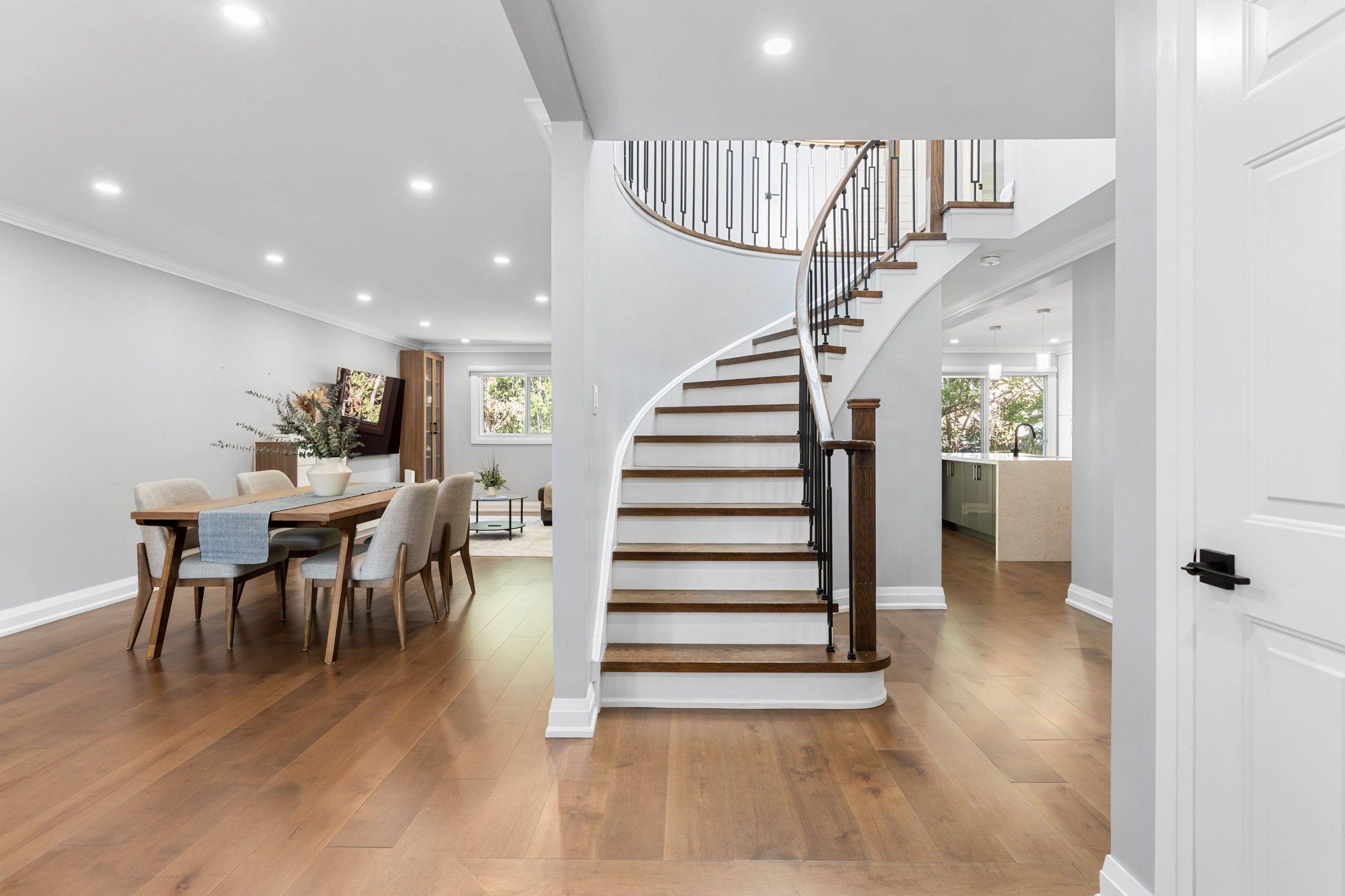 311 Youngstown AVE, Mississauga, ON L4Z 2T6