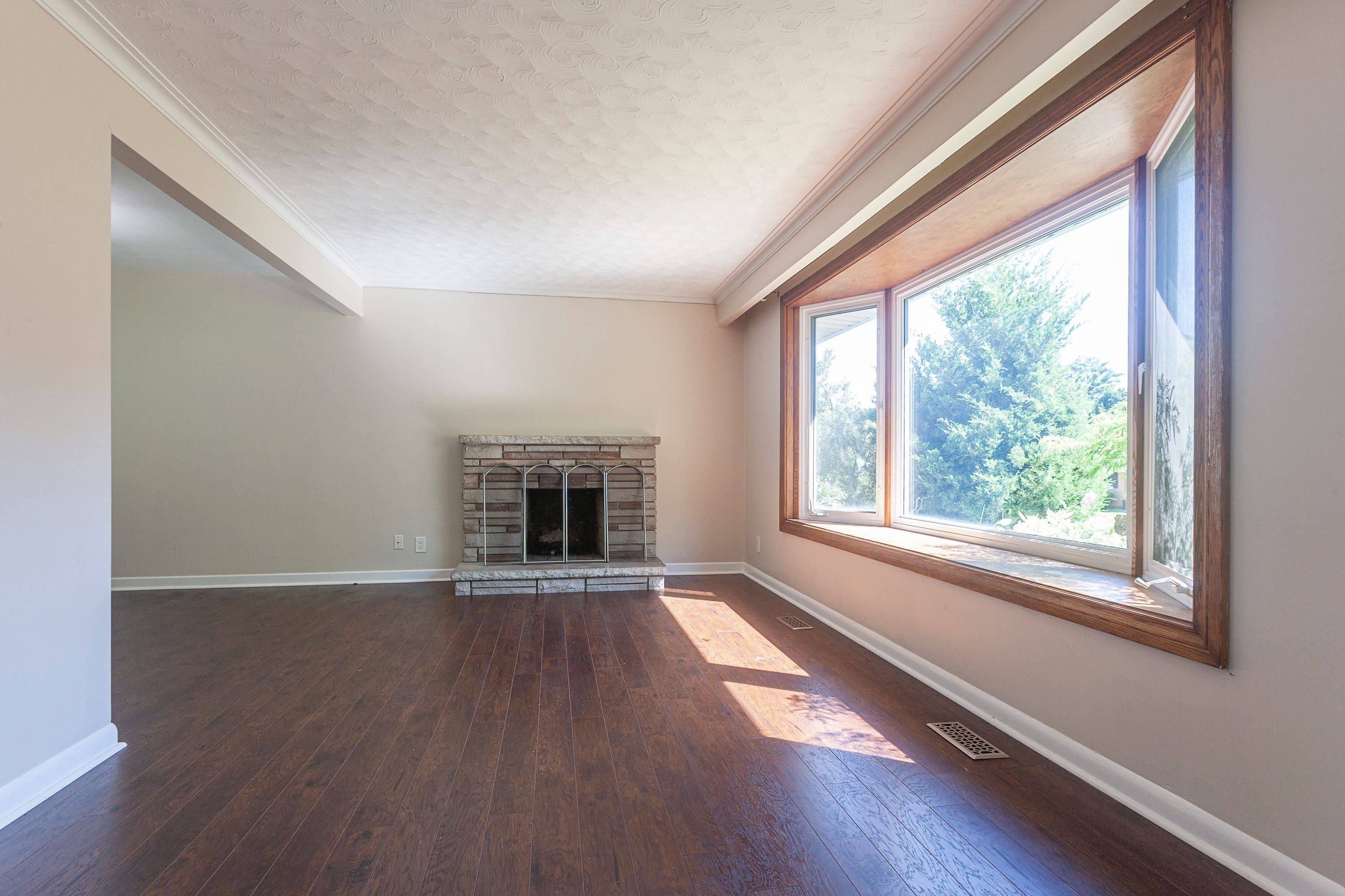 1461 Moss Glen RD, Burlington, ON L7P 2C2