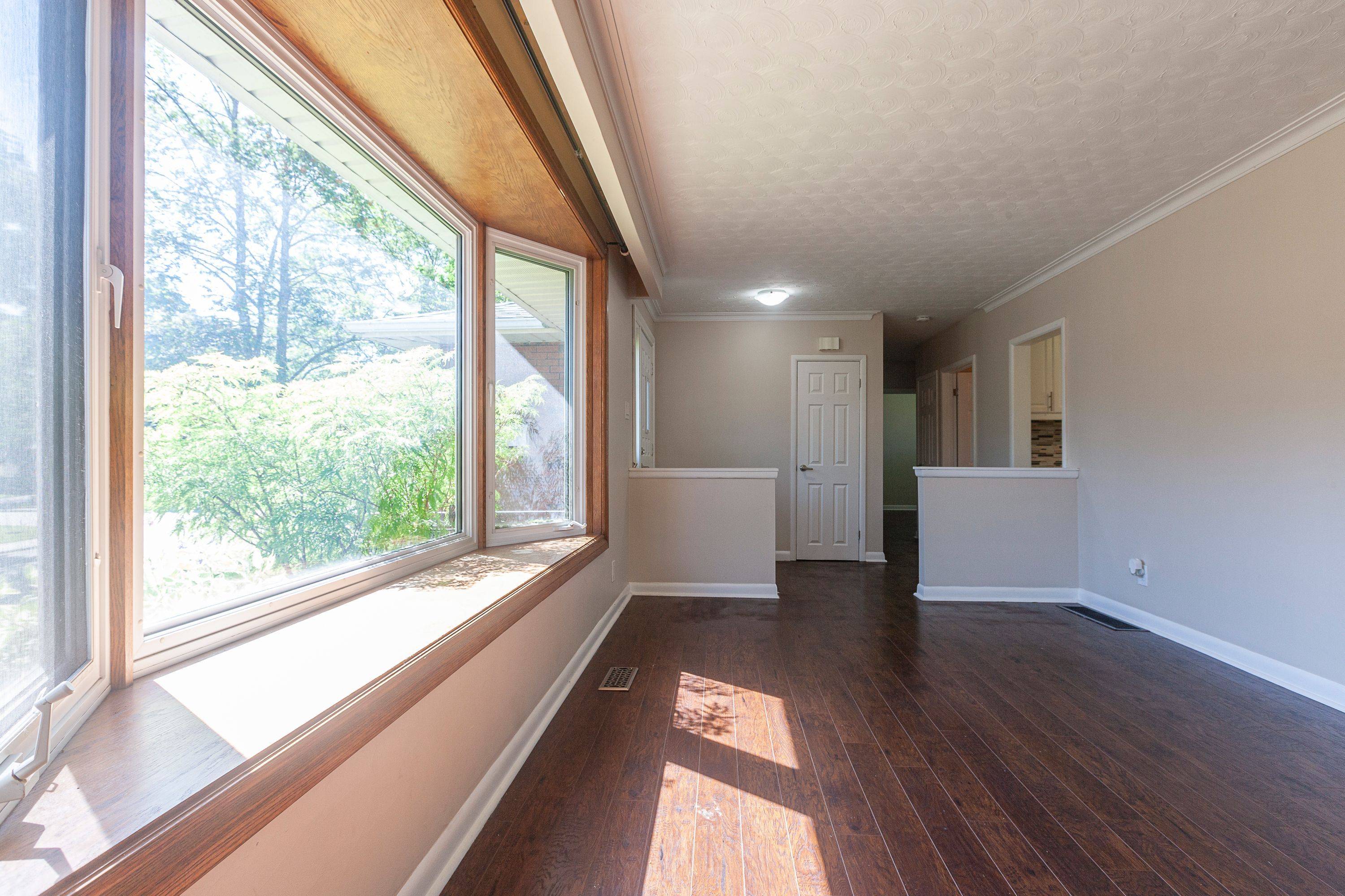1461 Moss Glen RD, Burlington, ON L7P 2C2