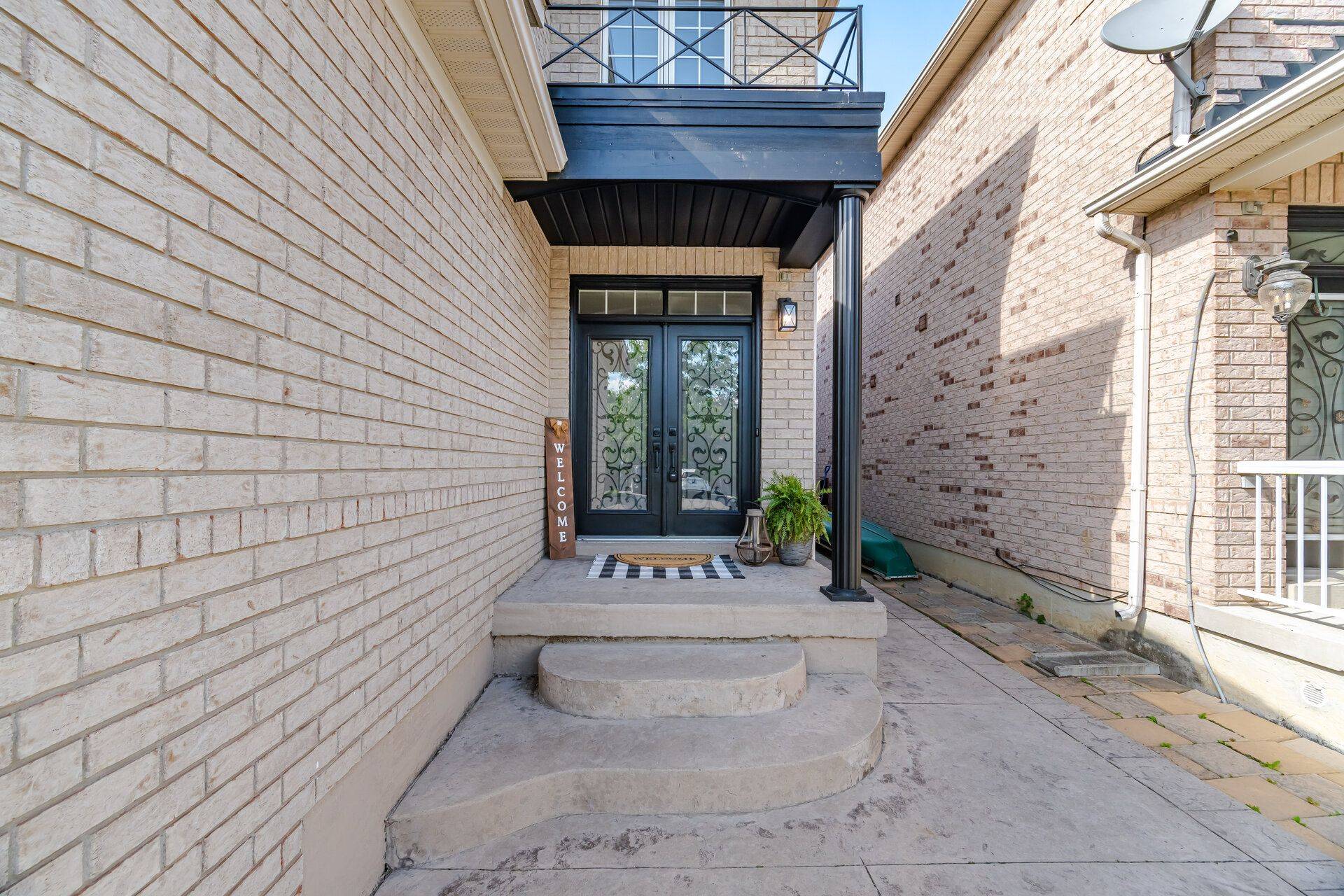 92 Headwater RD, Caledon, ON L7E 2Z3