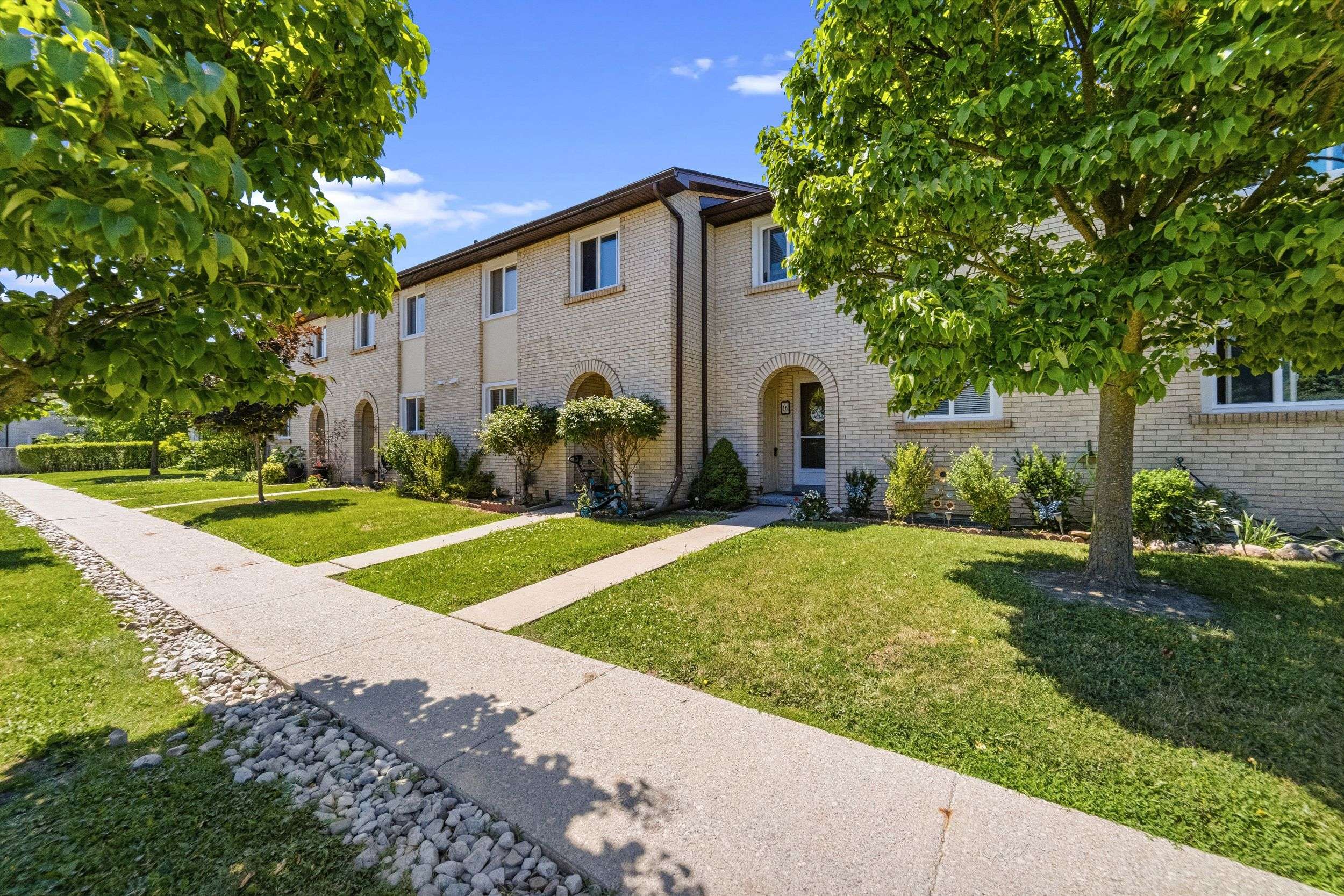 1450 Sixth Line #16, Oakville, ON L6H 1X7