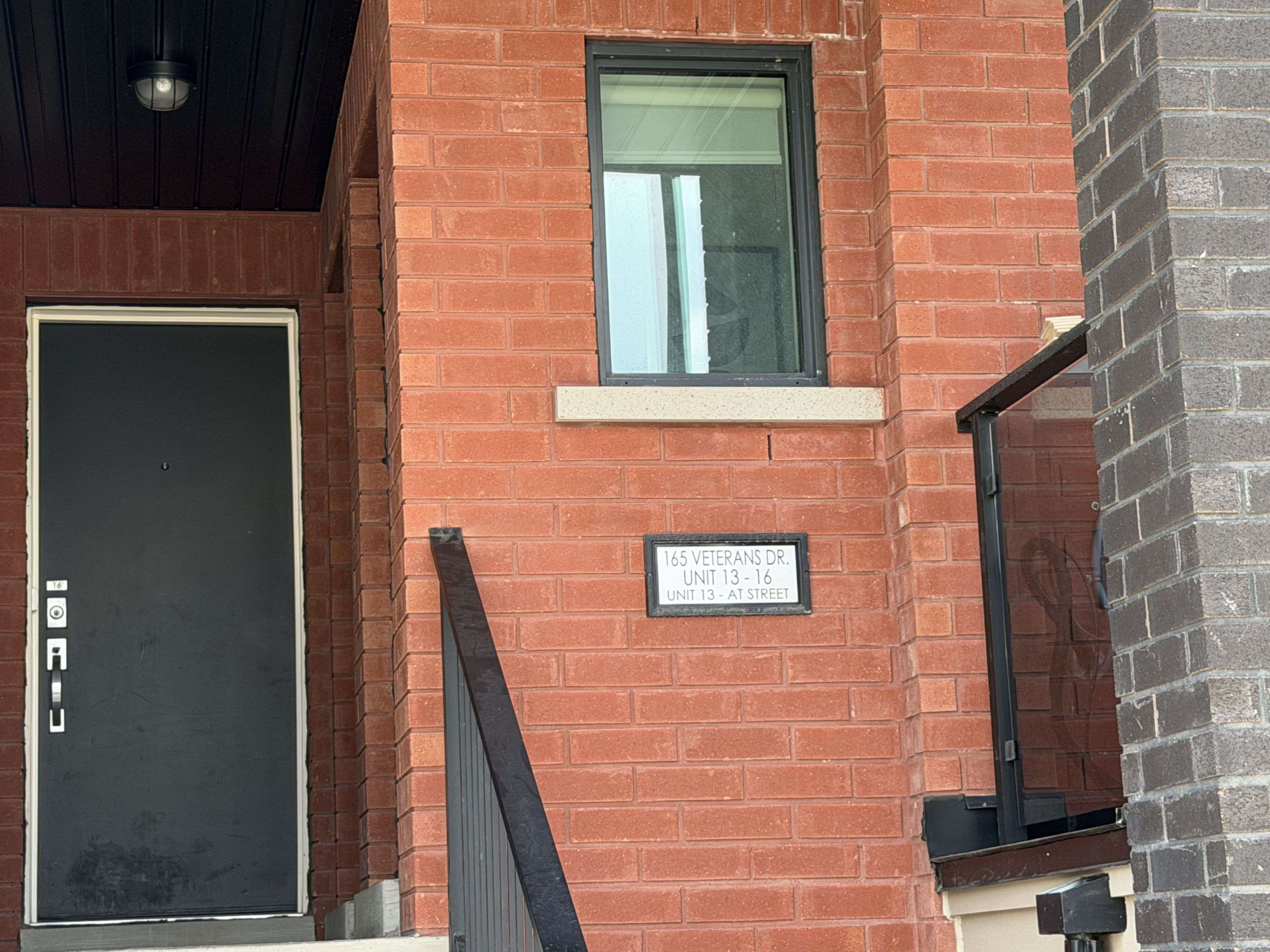 165 Veterans DR #15, Brampton, ON L7A 5L2