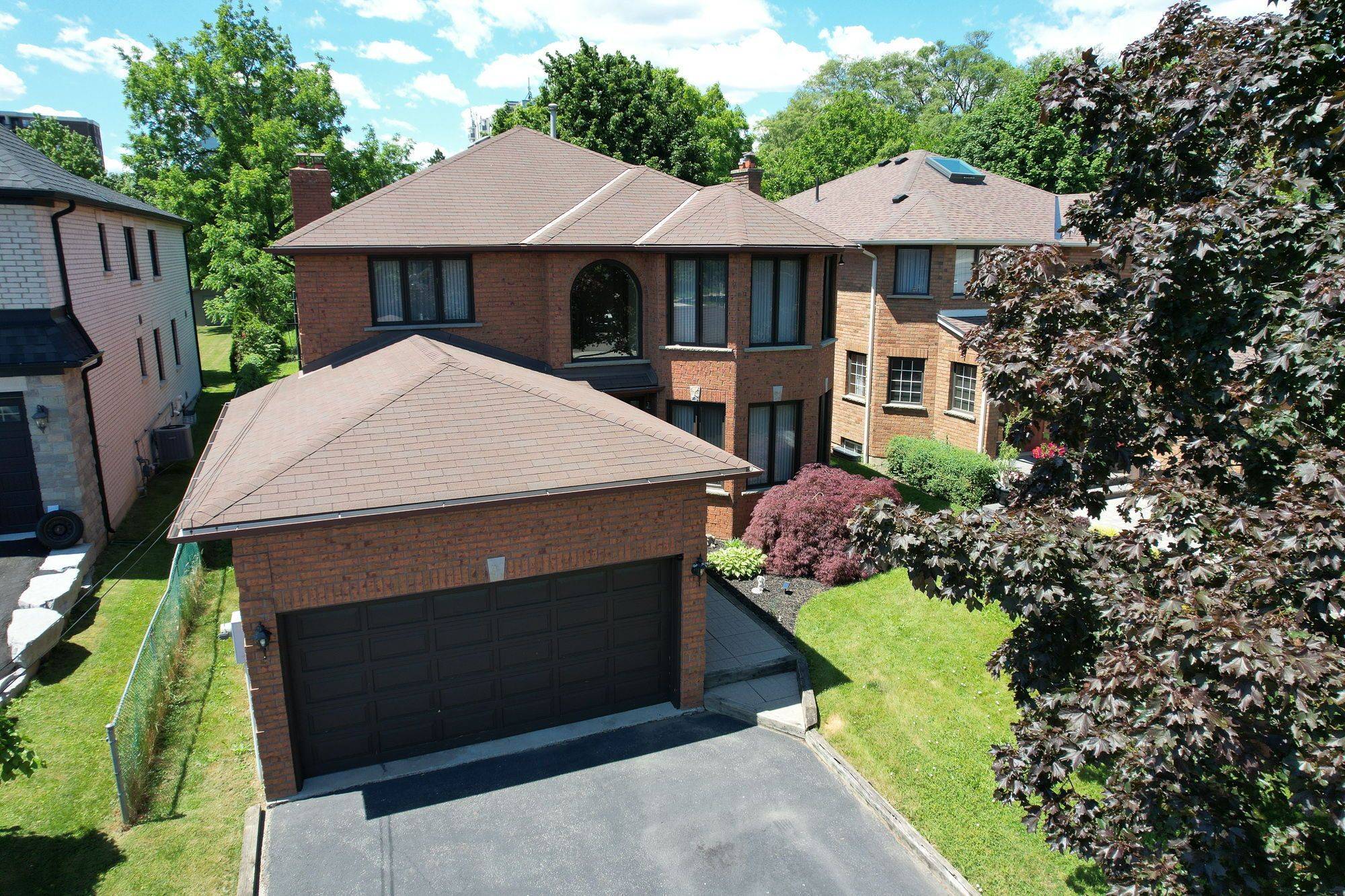 2560 Rugby RD, Mississauga, ON L5B 1T2