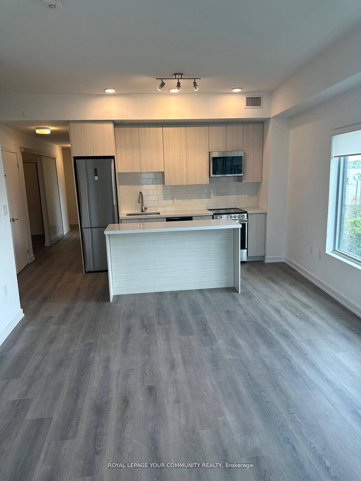 2433 Dufferin ST #313, Toronto W04, ON M6E 0B4