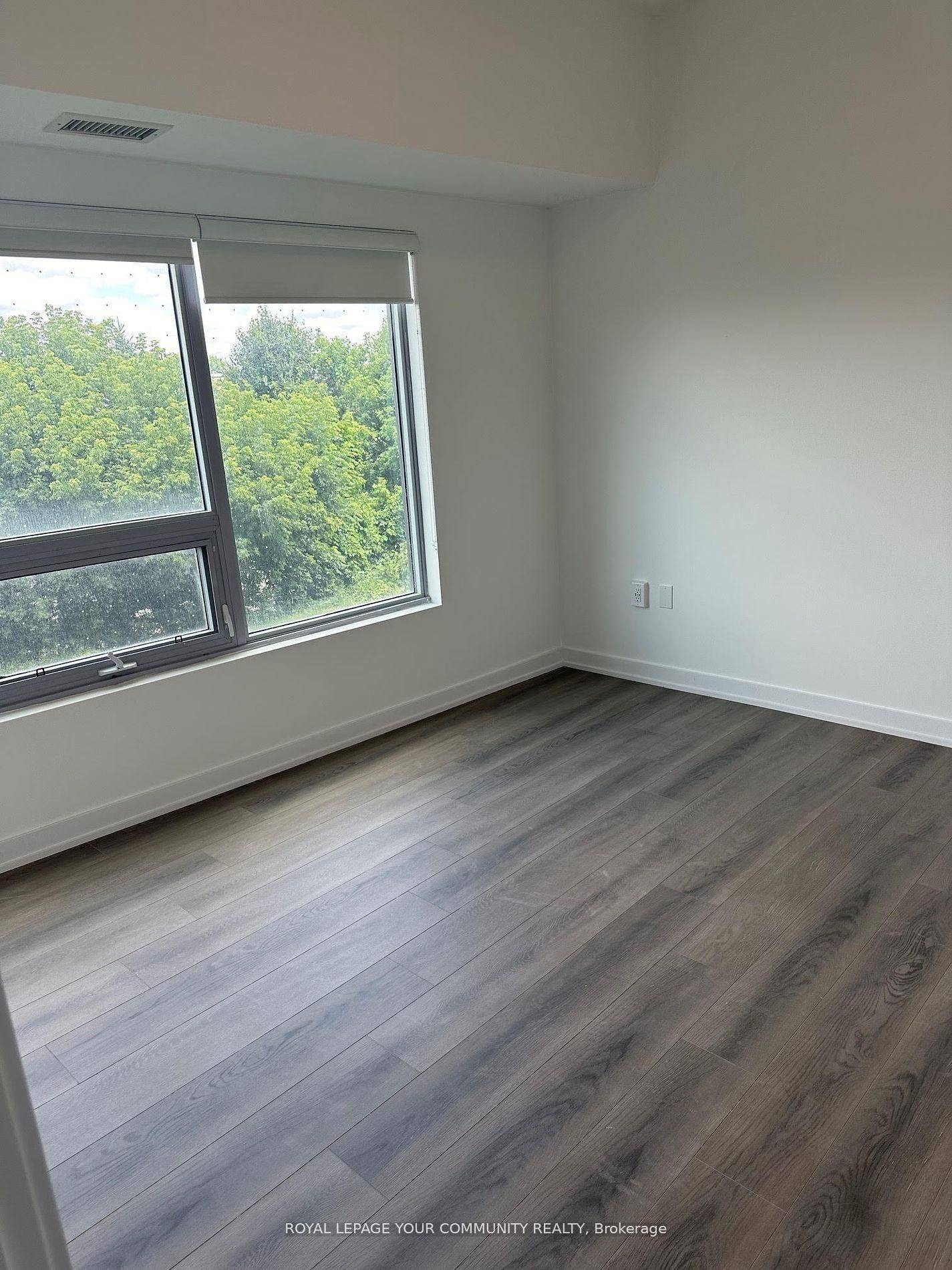 2433 Dufferin ST #313, Toronto W04, ON M6E 0B4
