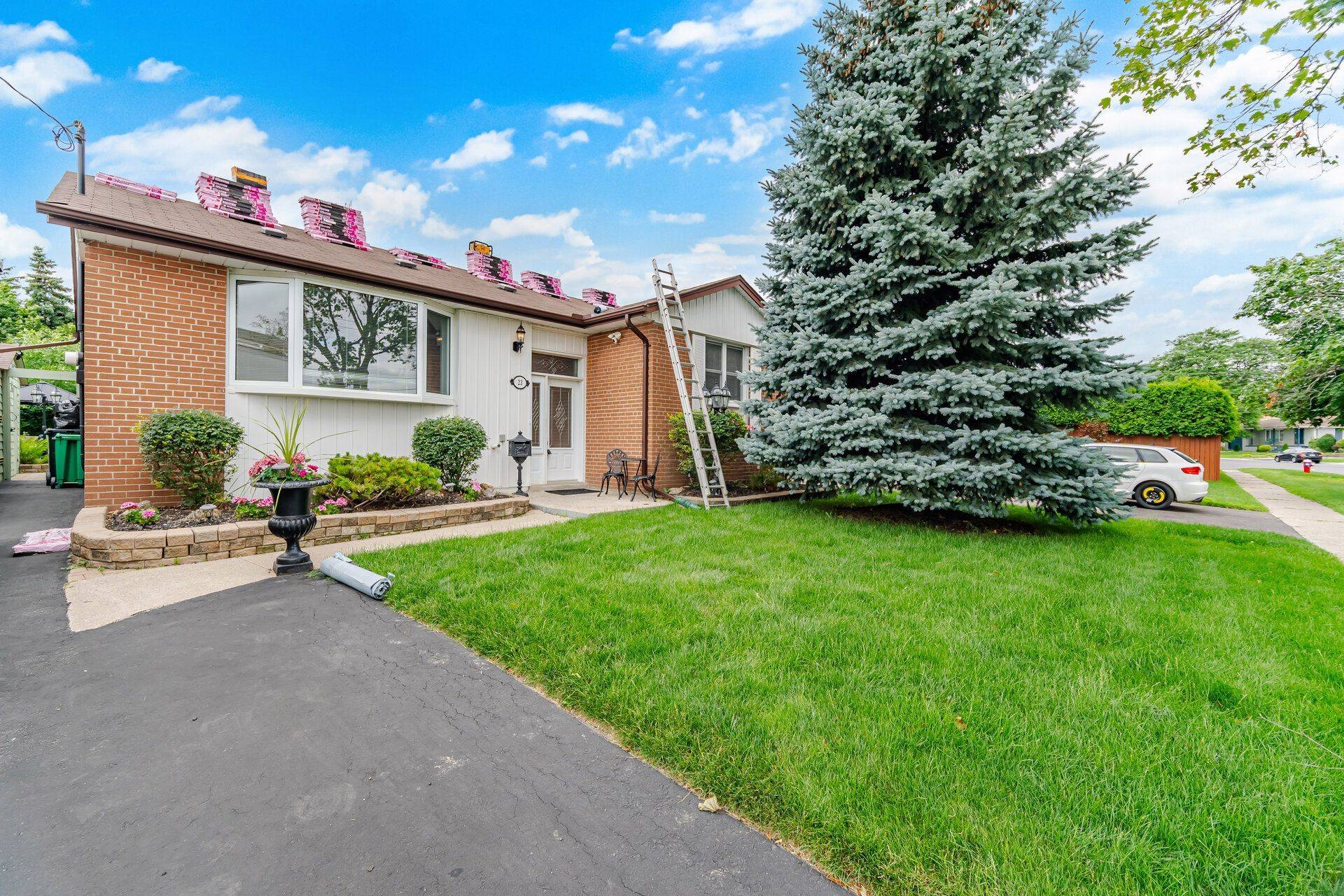 23 Kimbark DR, Brampton, ON L6X 2A2