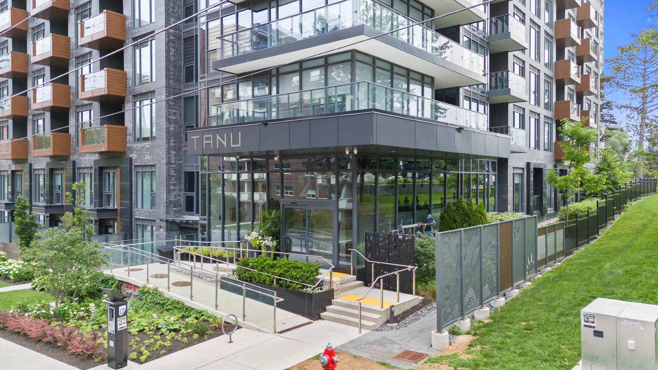 21 Park ST E #717, Mississauga, ON L5G 1L7