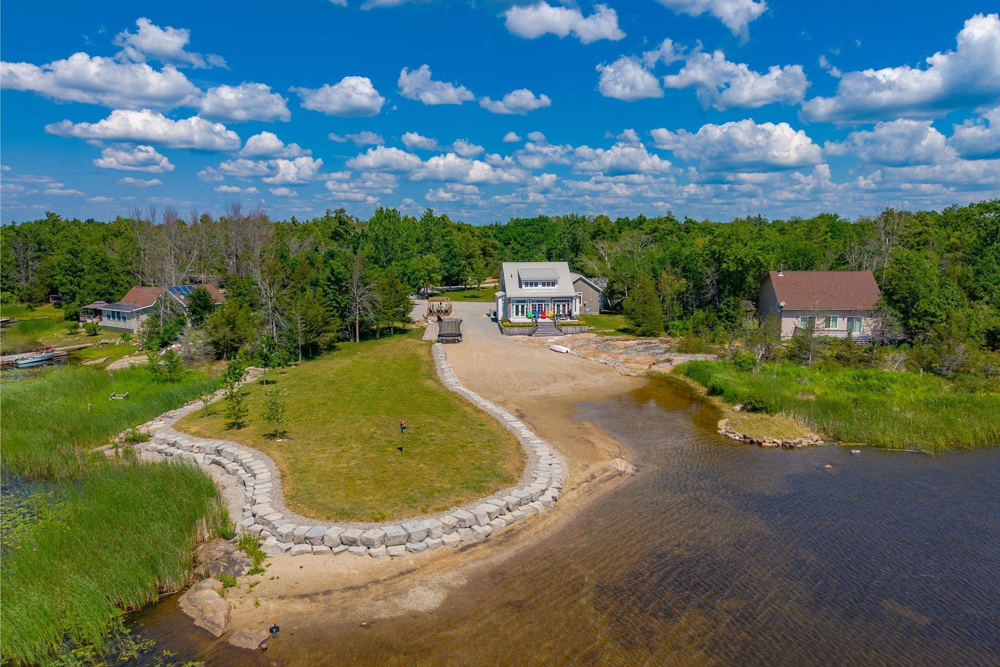 101 Evergreen LN, Georgian Bay, ON L0K 1S0