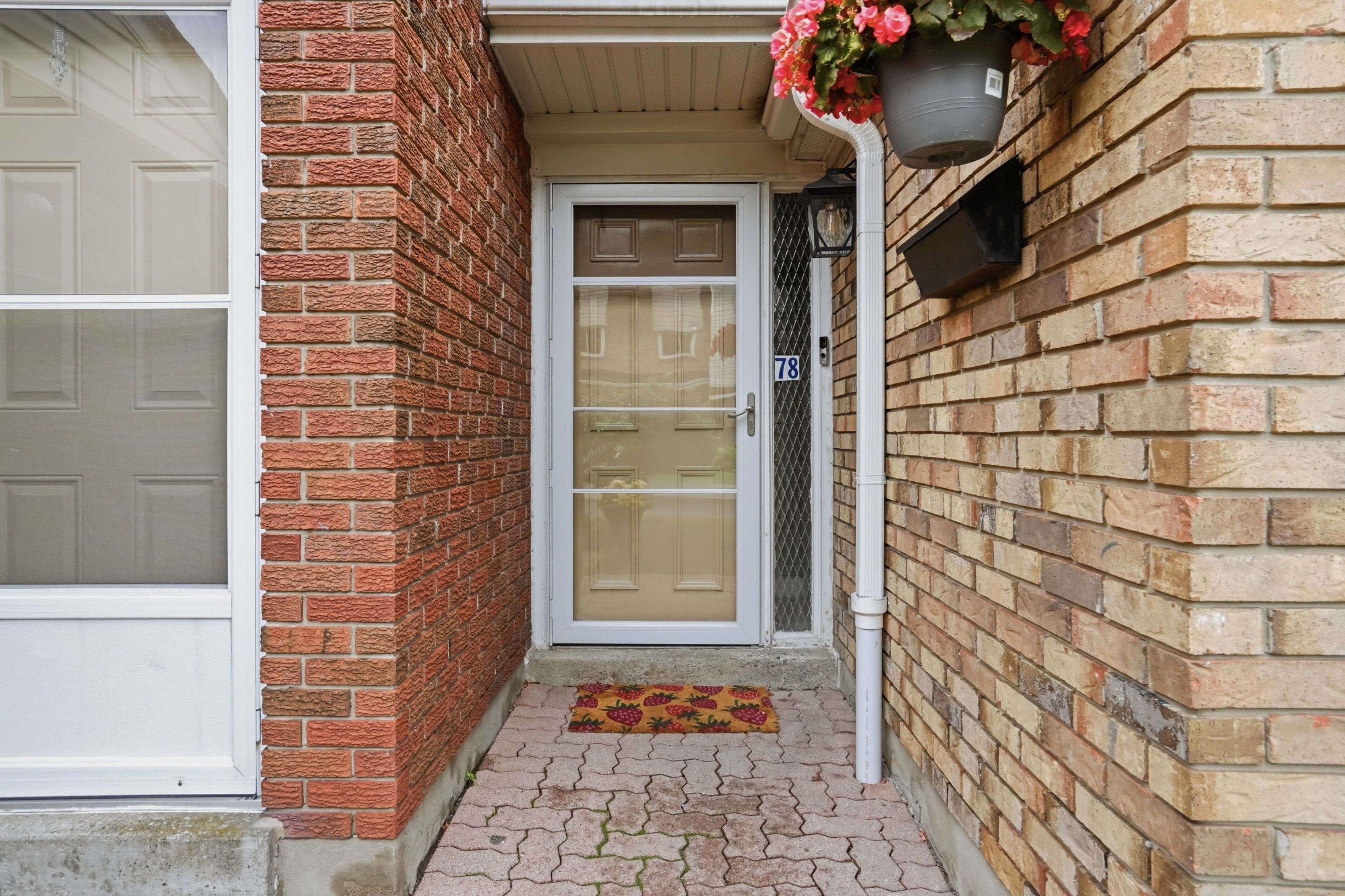 11 Harrisford ST #78, Hamilton, ON L8K 6L7