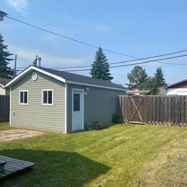 720 First ST E, Greenstone, ON P0T 1M0