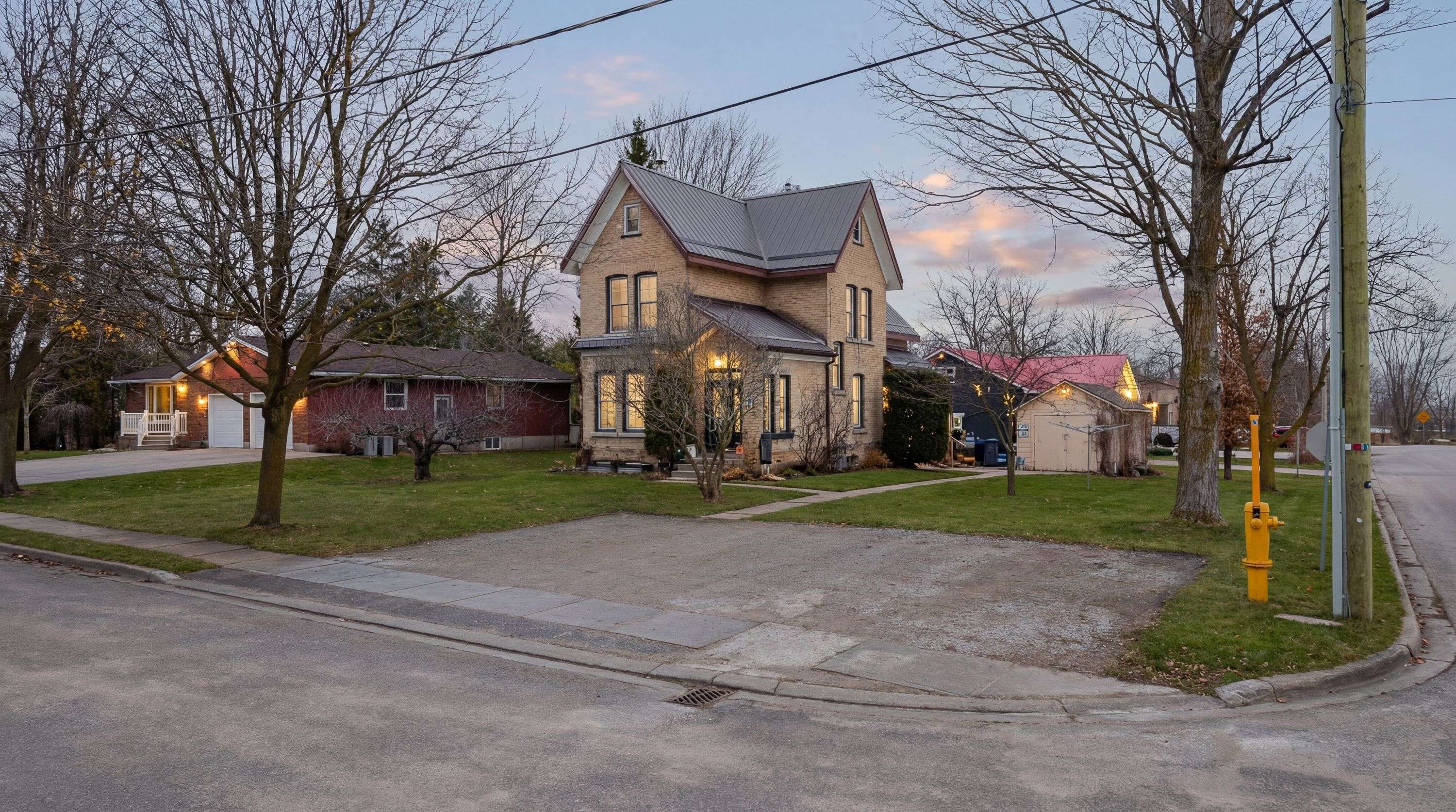 19 Adam ST, Huron East, ON N0K 1W0