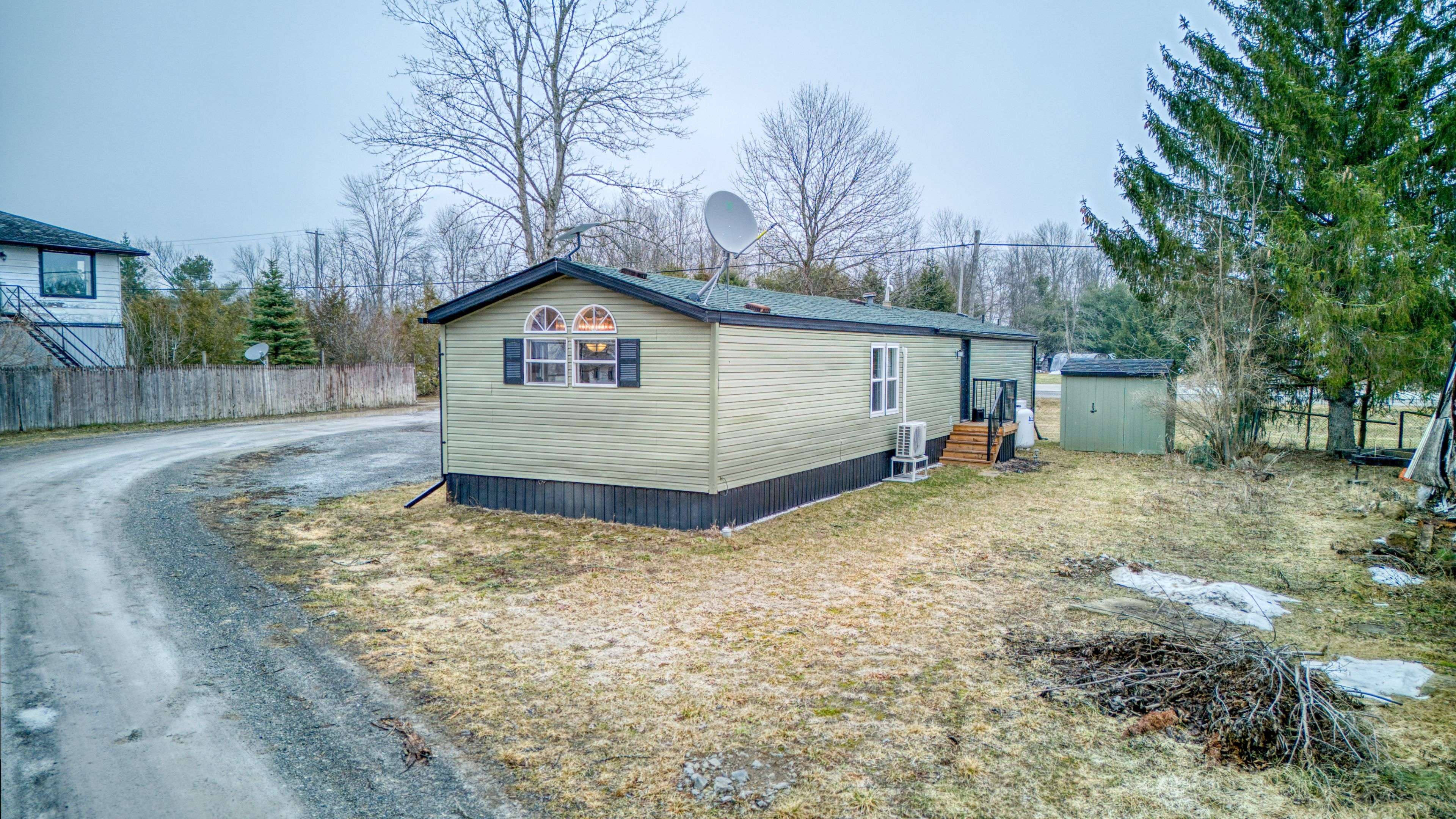 1 Taylor ST, Rideau Lakes, ON K0G 1E0