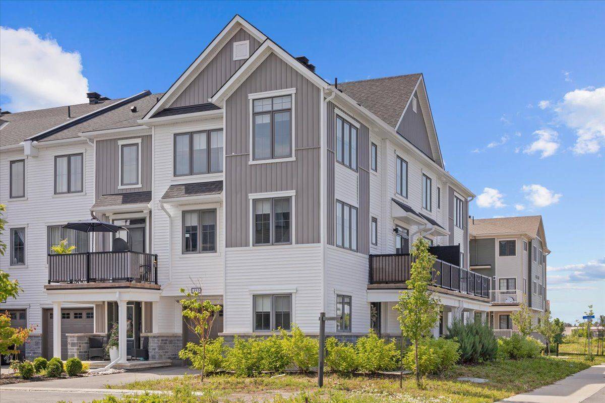 293 Anyolite Private, Barrhaven, ON K2J 7J4