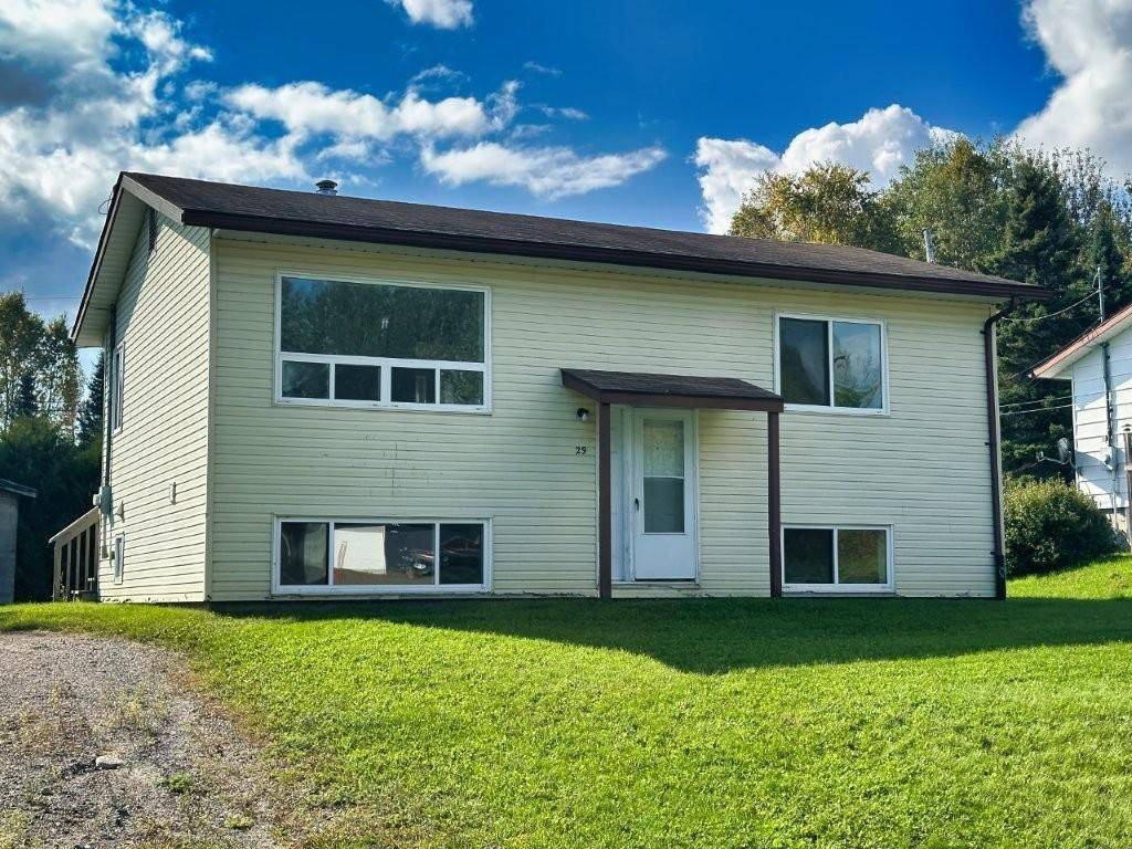 29 Parkway Place, Terrace Bay, ON P0T 2W0
