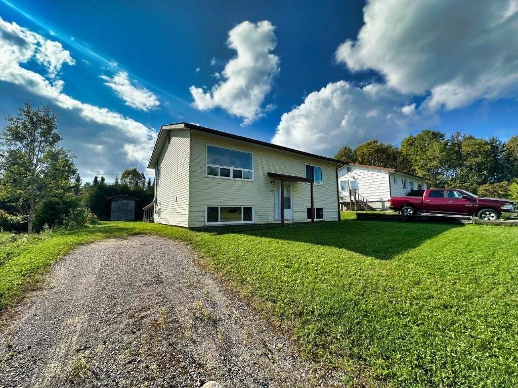29 Parkway Place, Terrace Bay, ON P0T 2W0