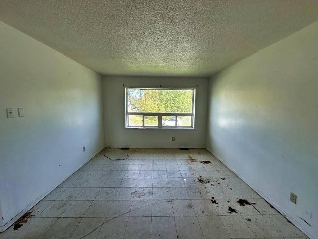 29 Parkway Place, Terrace Bay, ON P0T 2W0