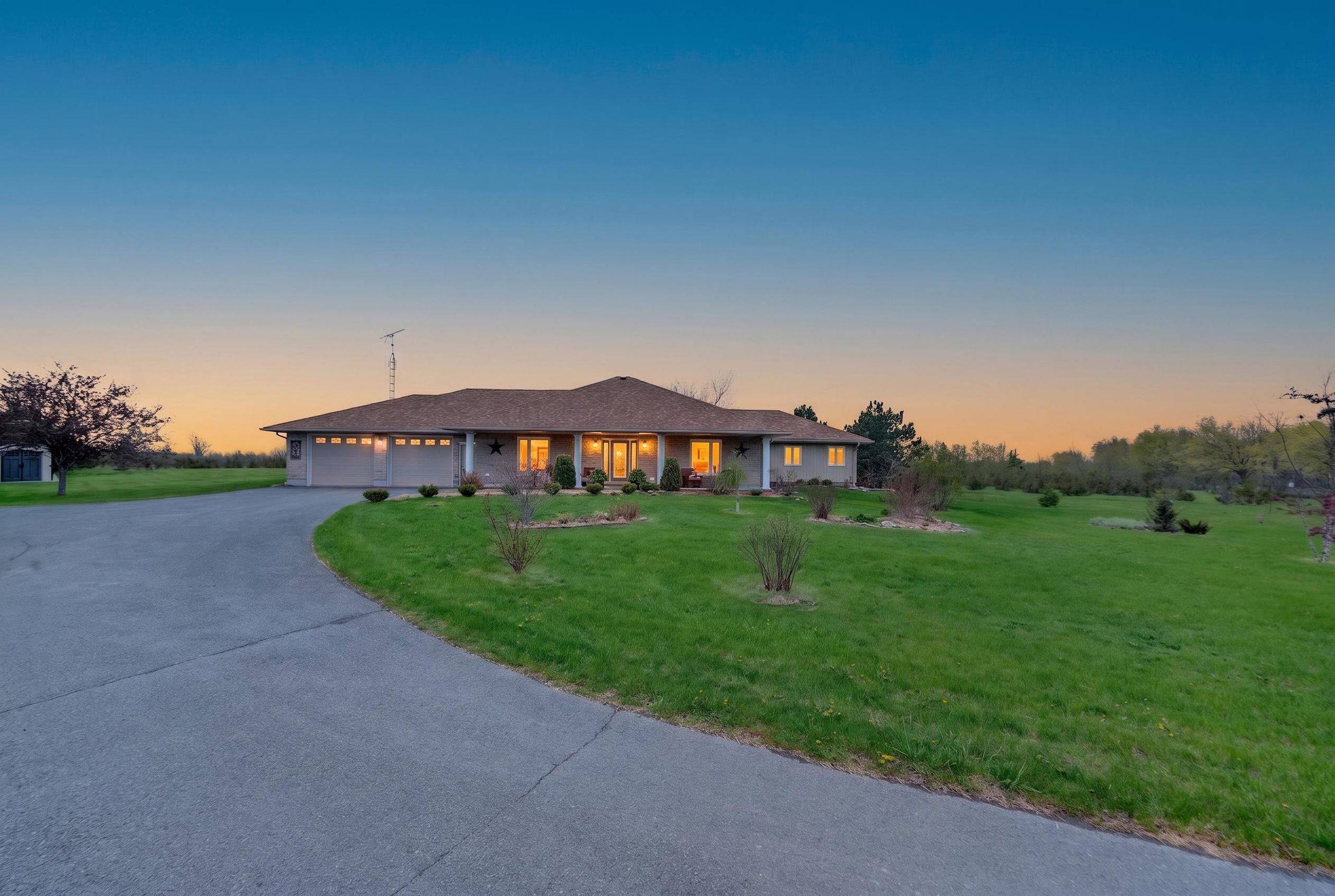 160 Mckinley Crossroad Cross, Prince Edward County, ON K0K 2T0
