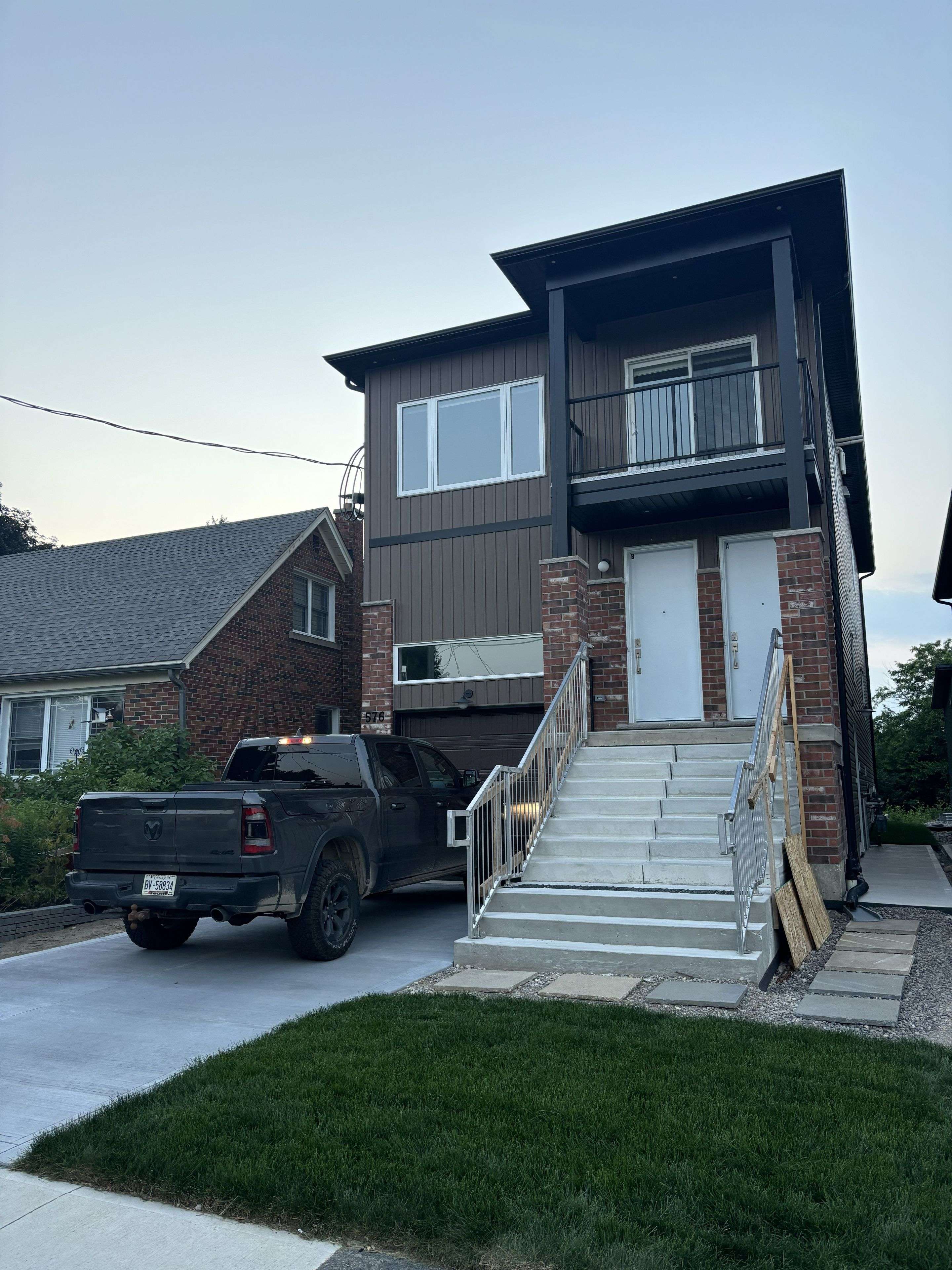 576 Guelph ST, Kitchener, ON N2H 5Y4