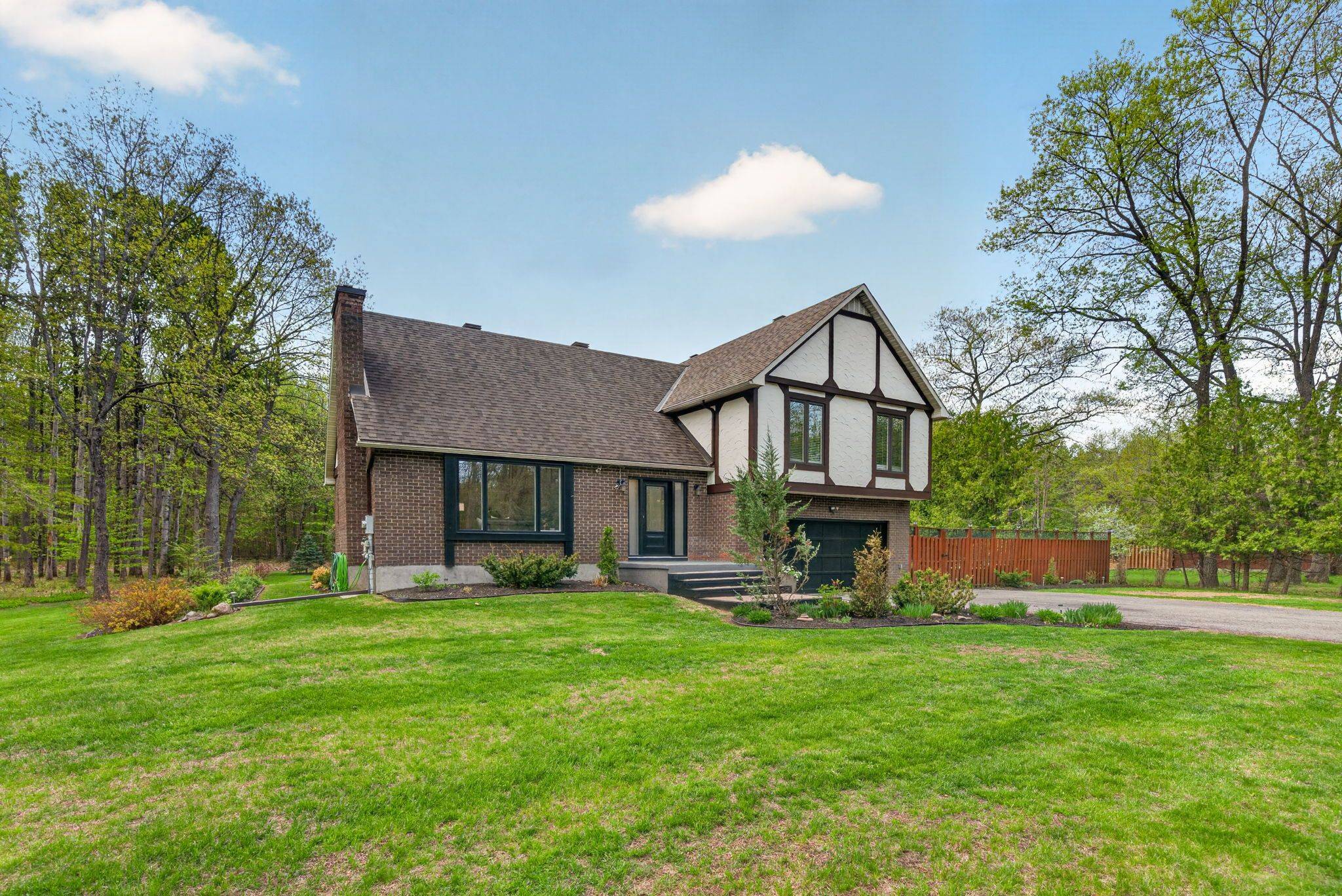 285 Fireside DR, Constance Bay - Dunrobin - Kilmaurs - Woodlawn, ON K0A 3M0