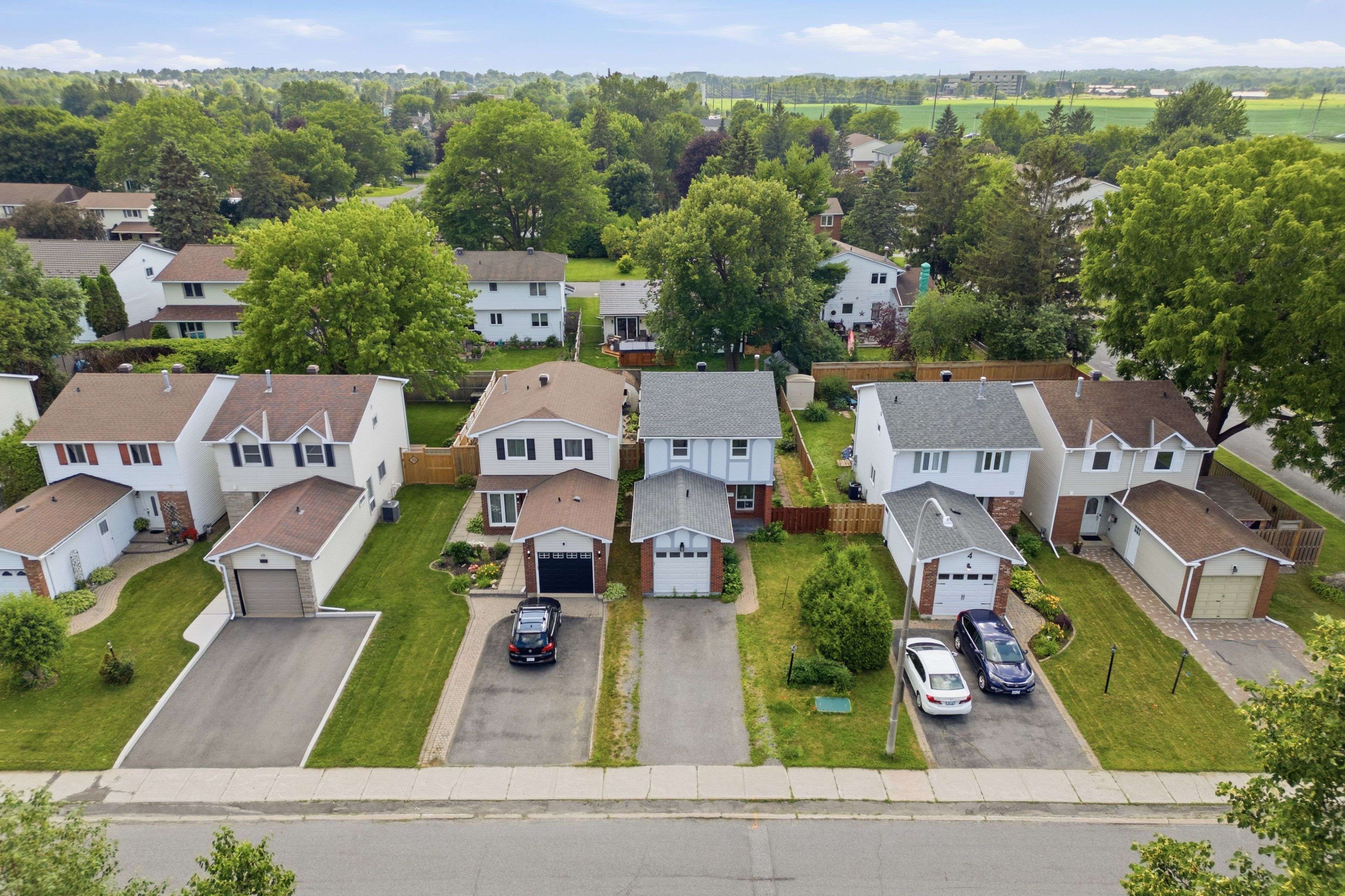 6 WOLFGANG DR, Barrhaven, ON K2J 1T1