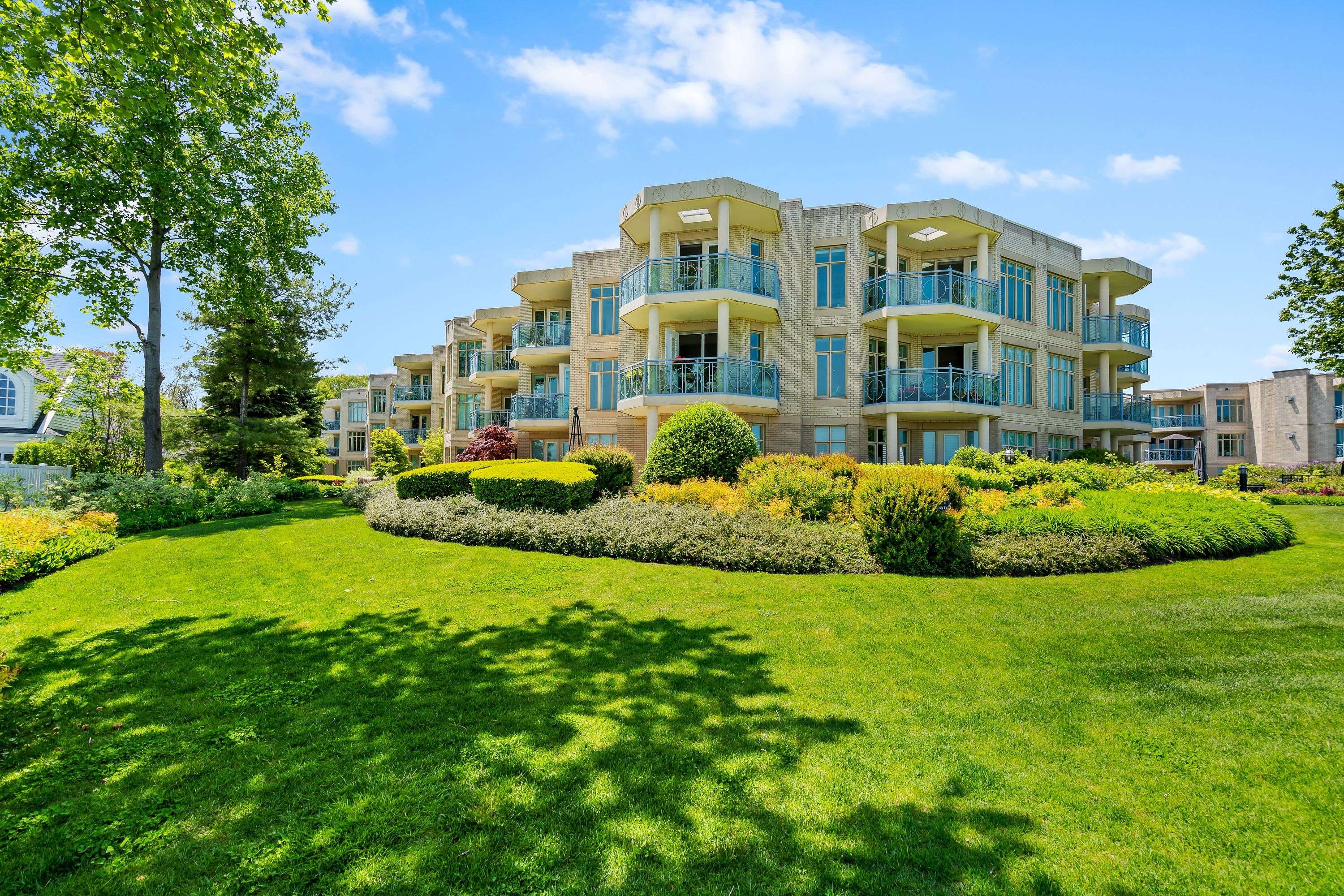 225 Ricardo ST #107, Niagara-on-the-lake, ON L0S 1J0