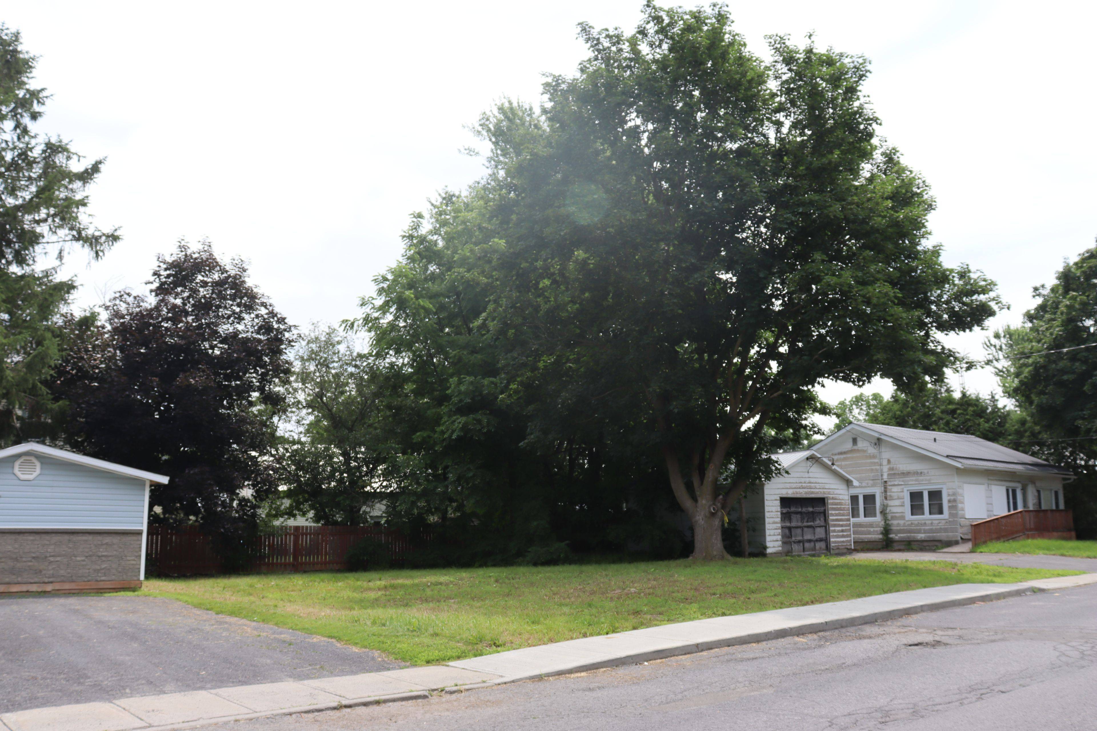 29 College ST, North Dundas, ON K0C 1H0