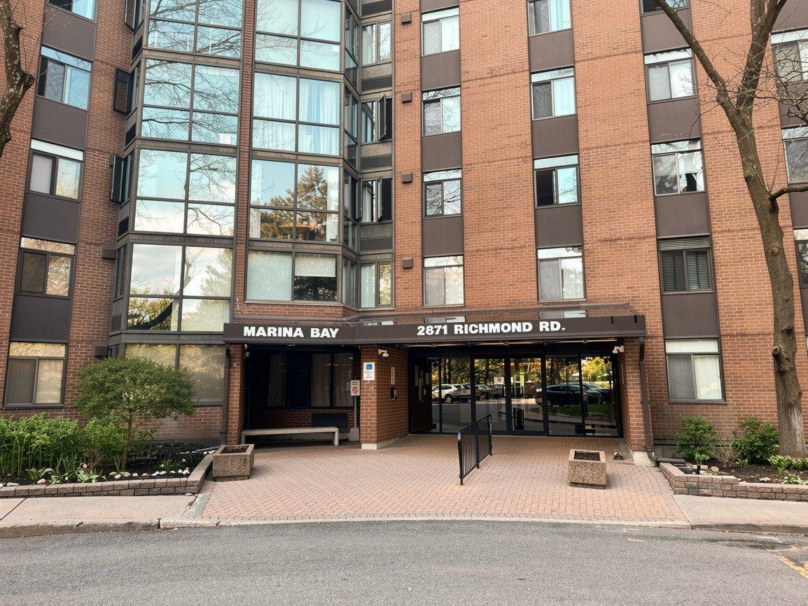 2871 Richmond RD W #1213, Britannia Heights - Queensway Terrace N And Area, ON K2B 8M5