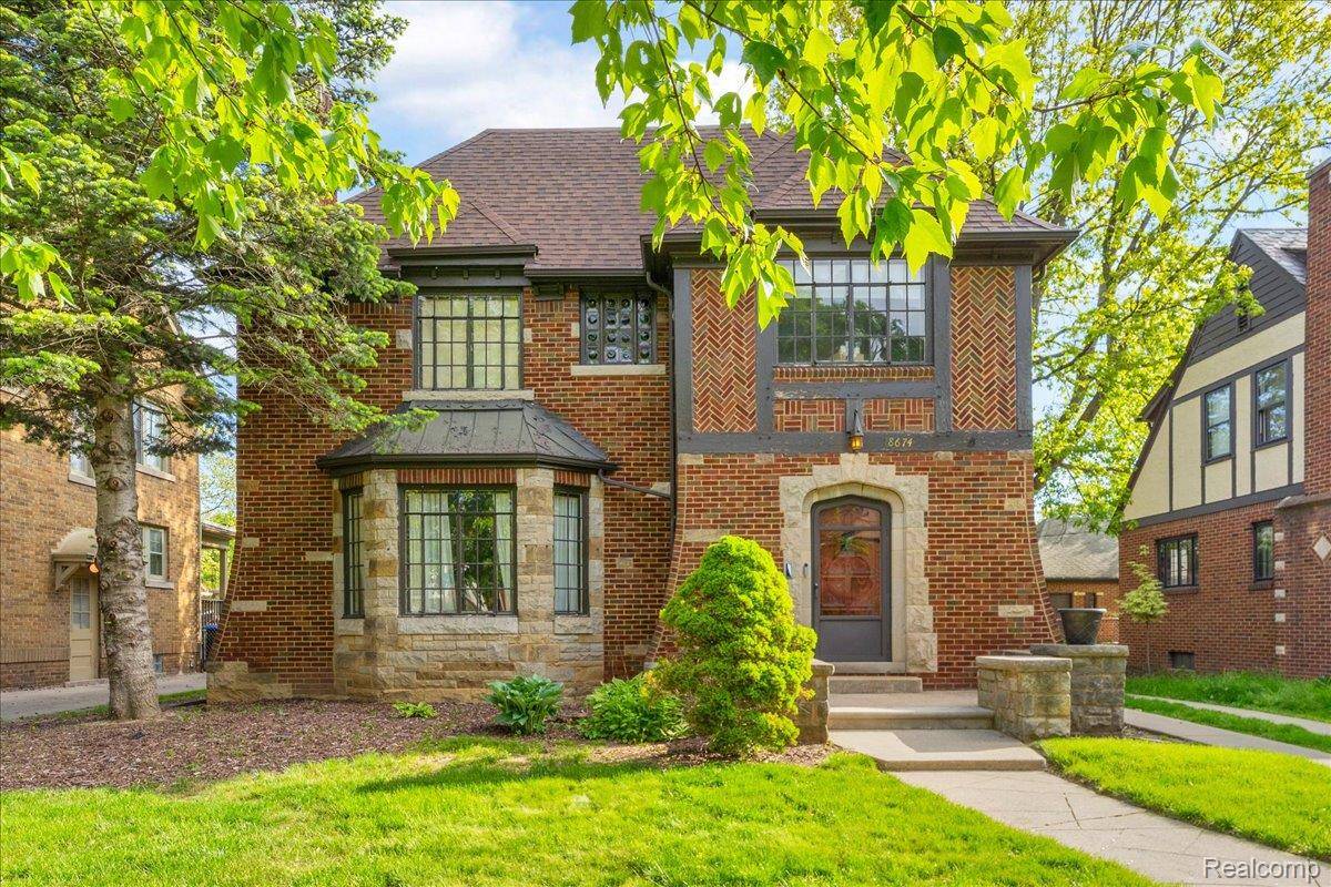 18674 Gainsborough RD, Detroit, MI 48223