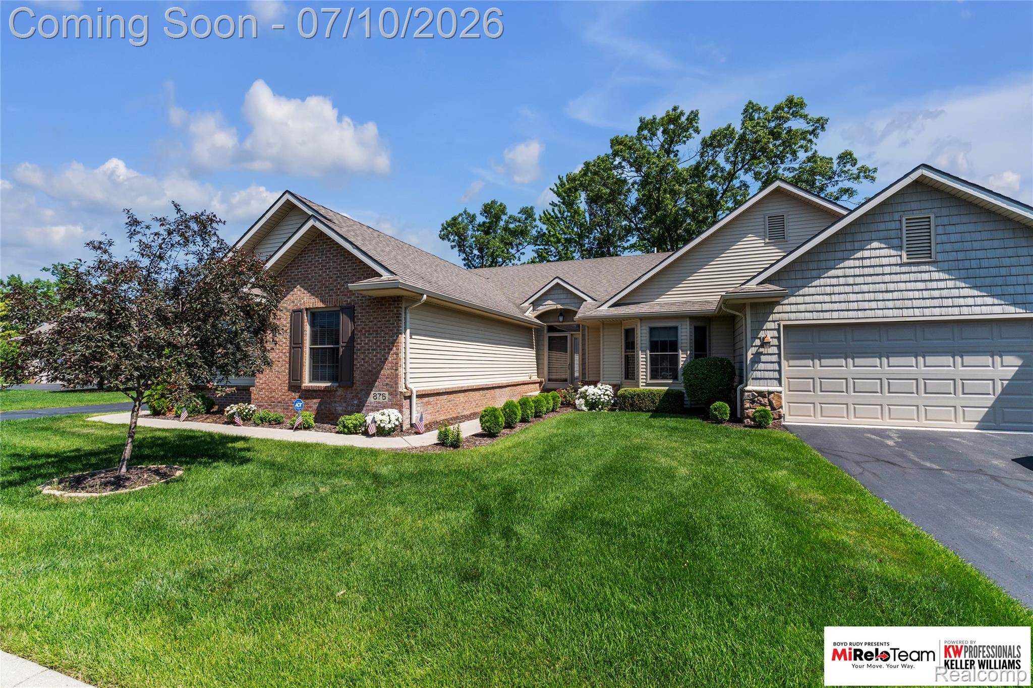 876 Flowering Plum DR, Brighton, MI 48116