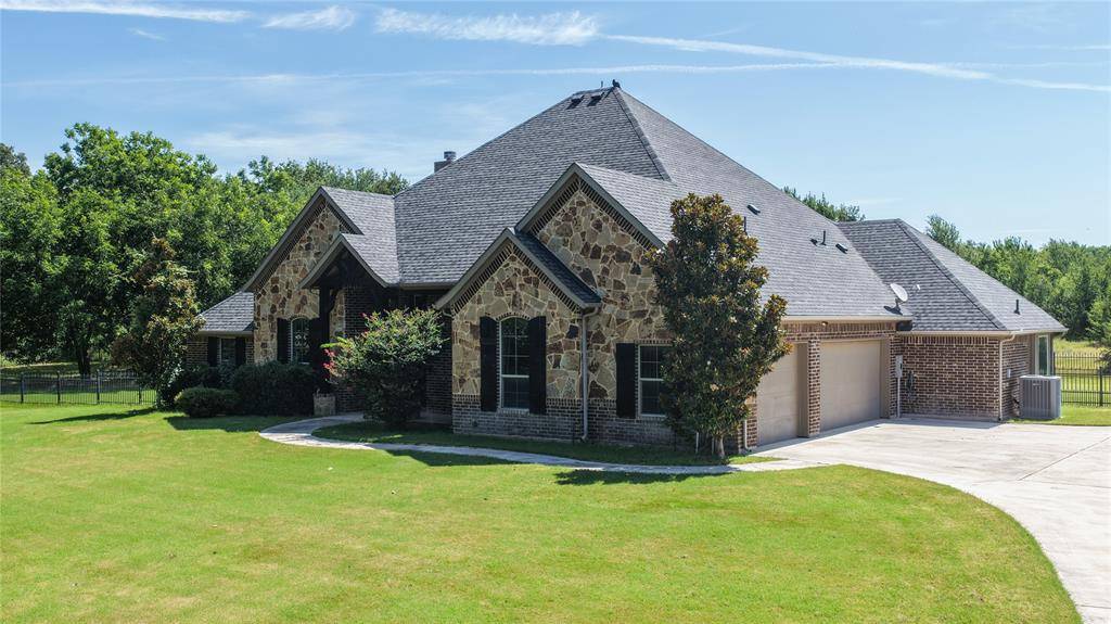 181 Fairview Court, Decatur, TX 76234