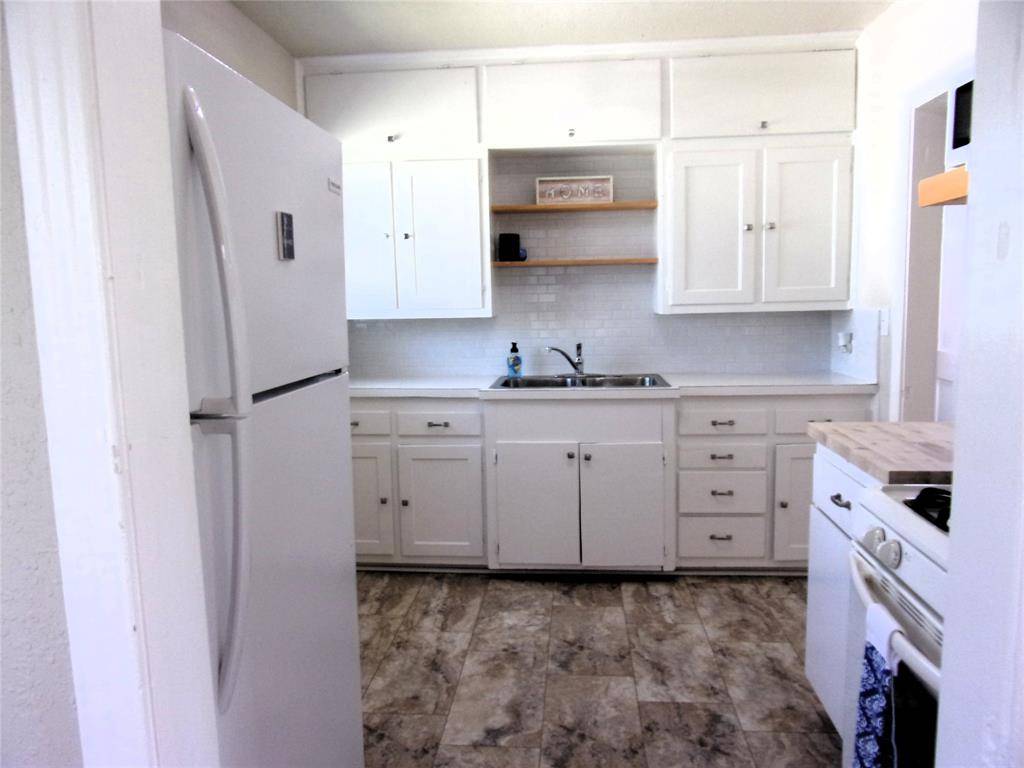 1902 W Dry Street, San Saba, TX 76877