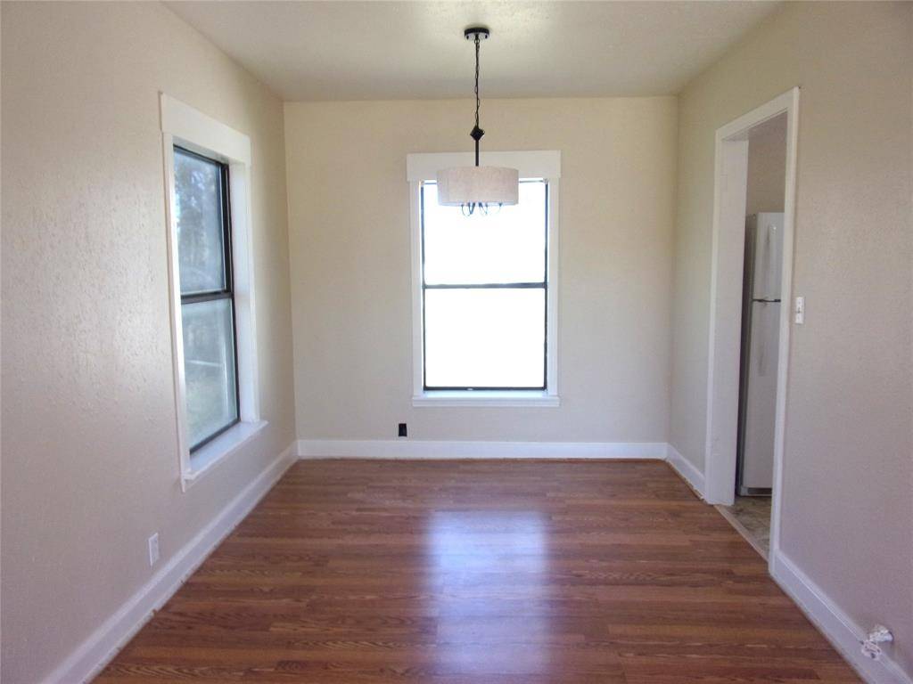 1902 W Dry Street, San Saba, TX 76877