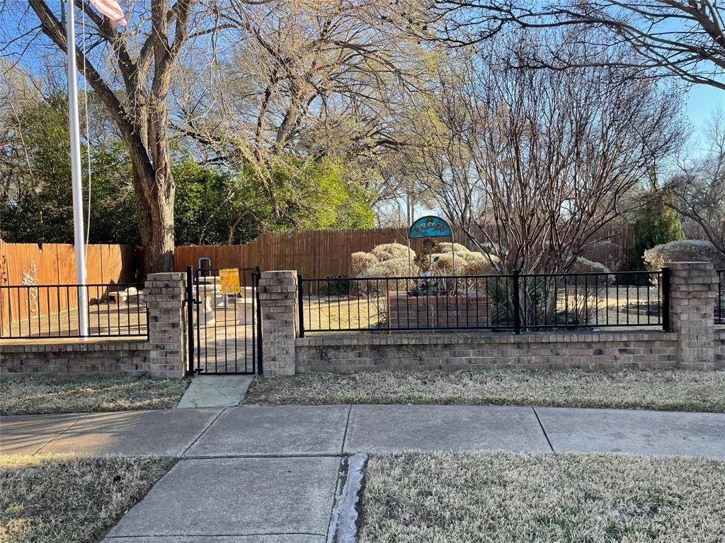 518 Pecan Acres Court, Arlington, TX 76013