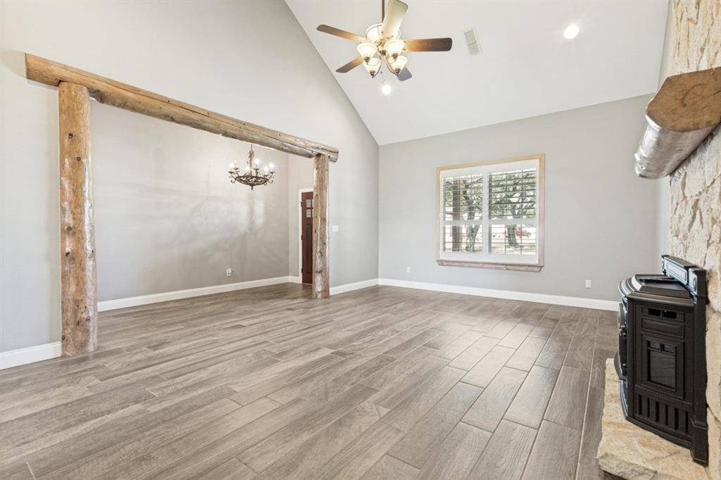 225 PEAR TREE Lane, Collinsville, TX 76233