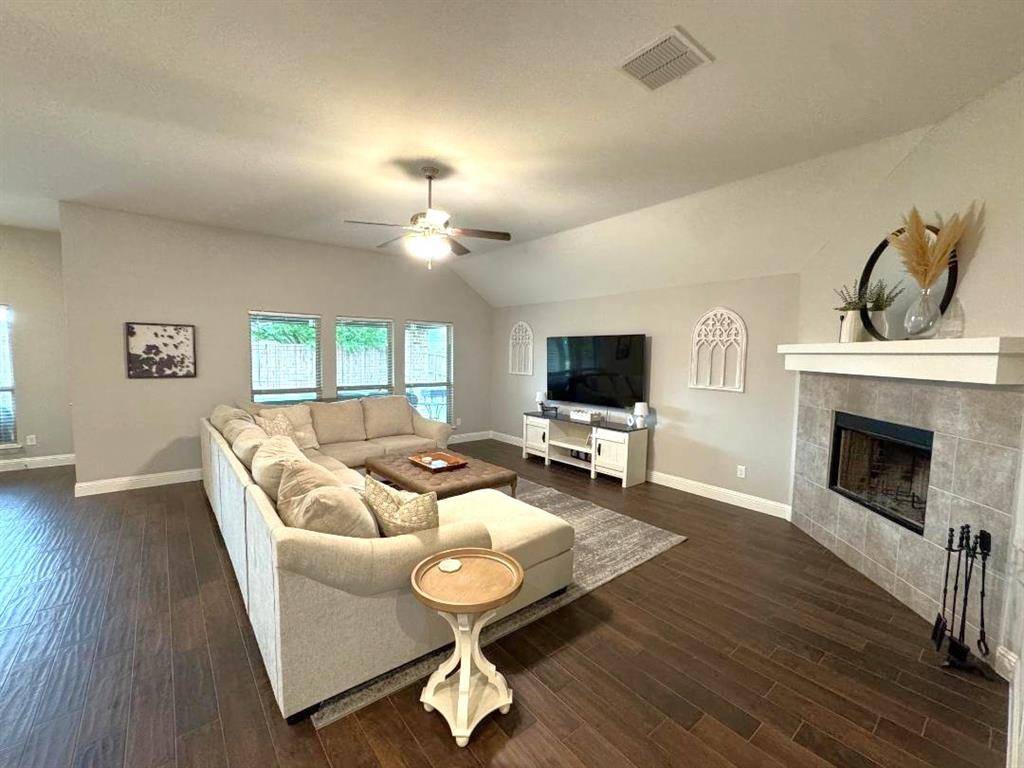 1455 Radecke Road, Krum, TX 76249