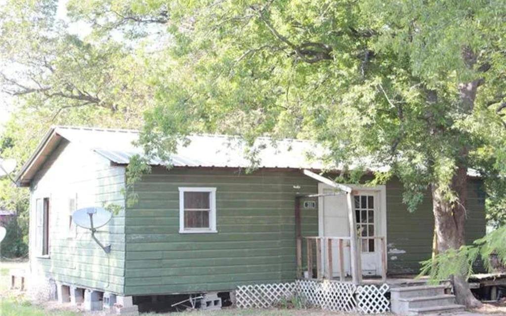 301 E Wood Street, Streetman, TX 75859