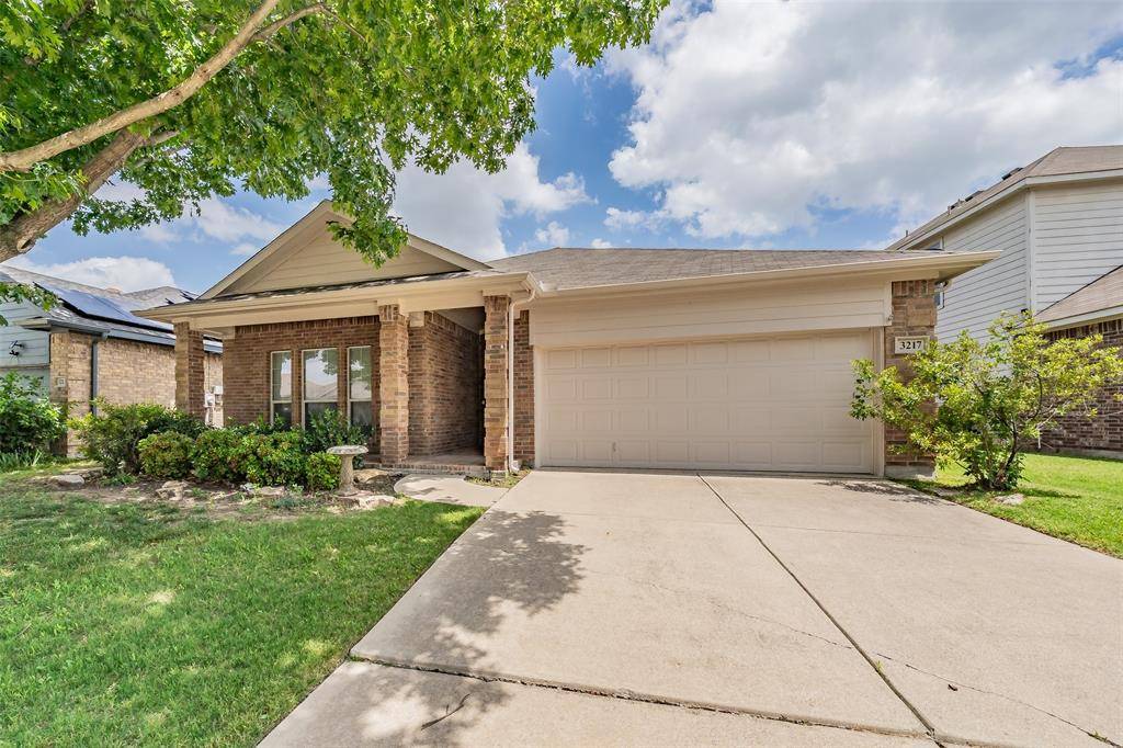 3217 Florian Lane, Fort Worth, TX 76108