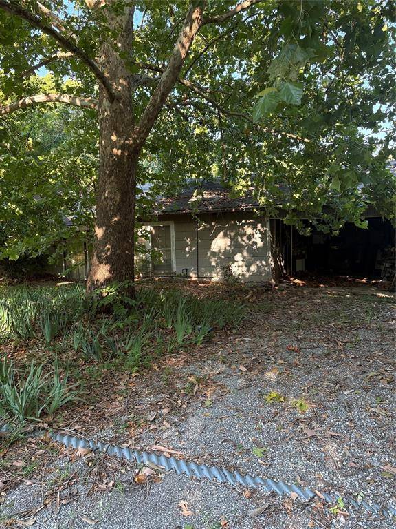 610 S Magnolia Avenue, Pottsboro, TX 75076