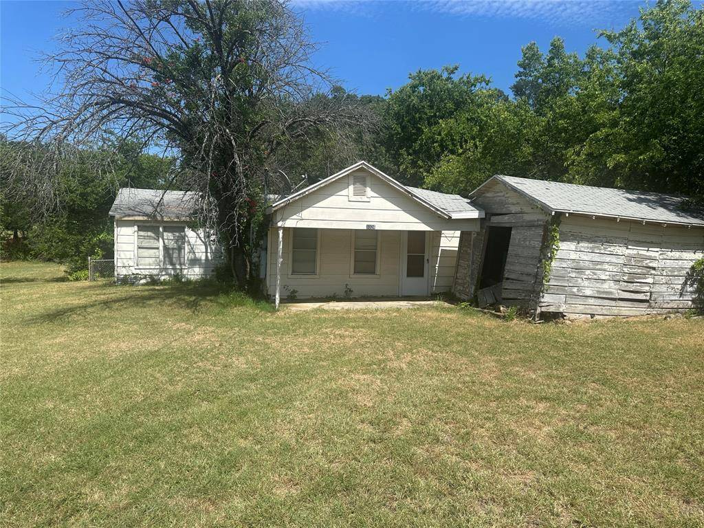 3324 Mohawk Trail, Lake Worth, TX 76135