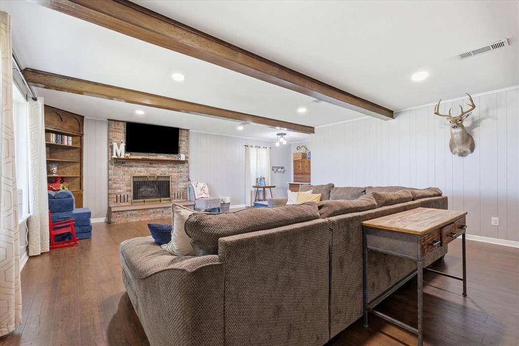 3205 Garland Street, Decatur, TX 76234
