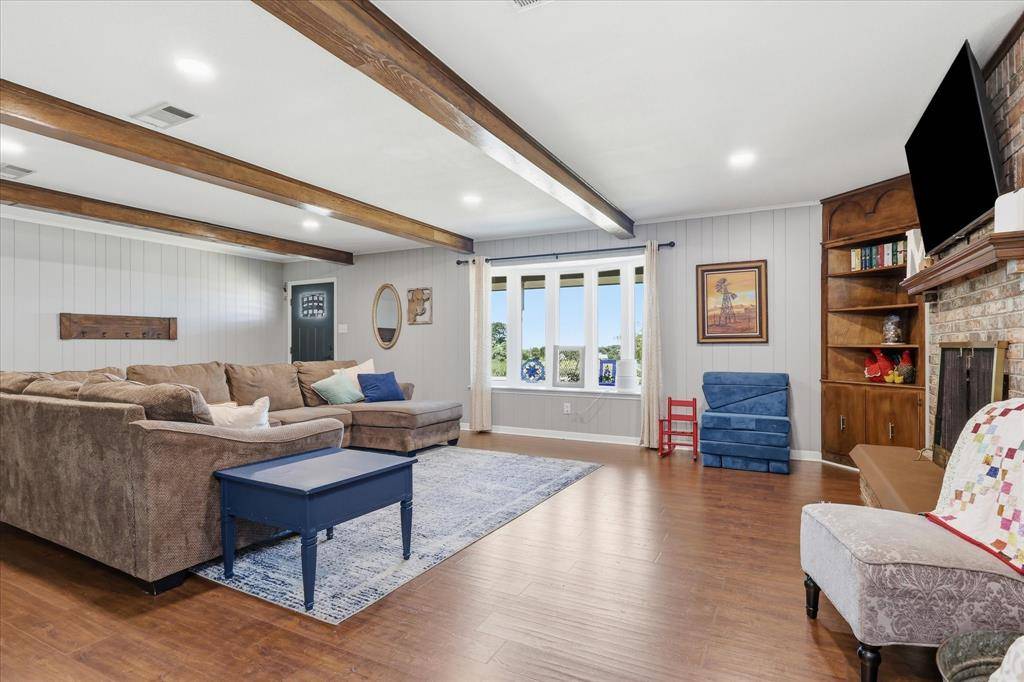 3205 Garland Street, Decatur, TX 76234