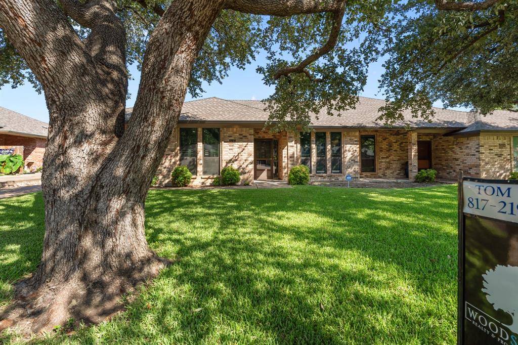 5110 Ledgestone Drive, Fort Worth, TX 76132