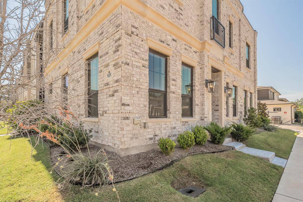 305 Sunset Lane #101, Fort Worth, TX 76114
