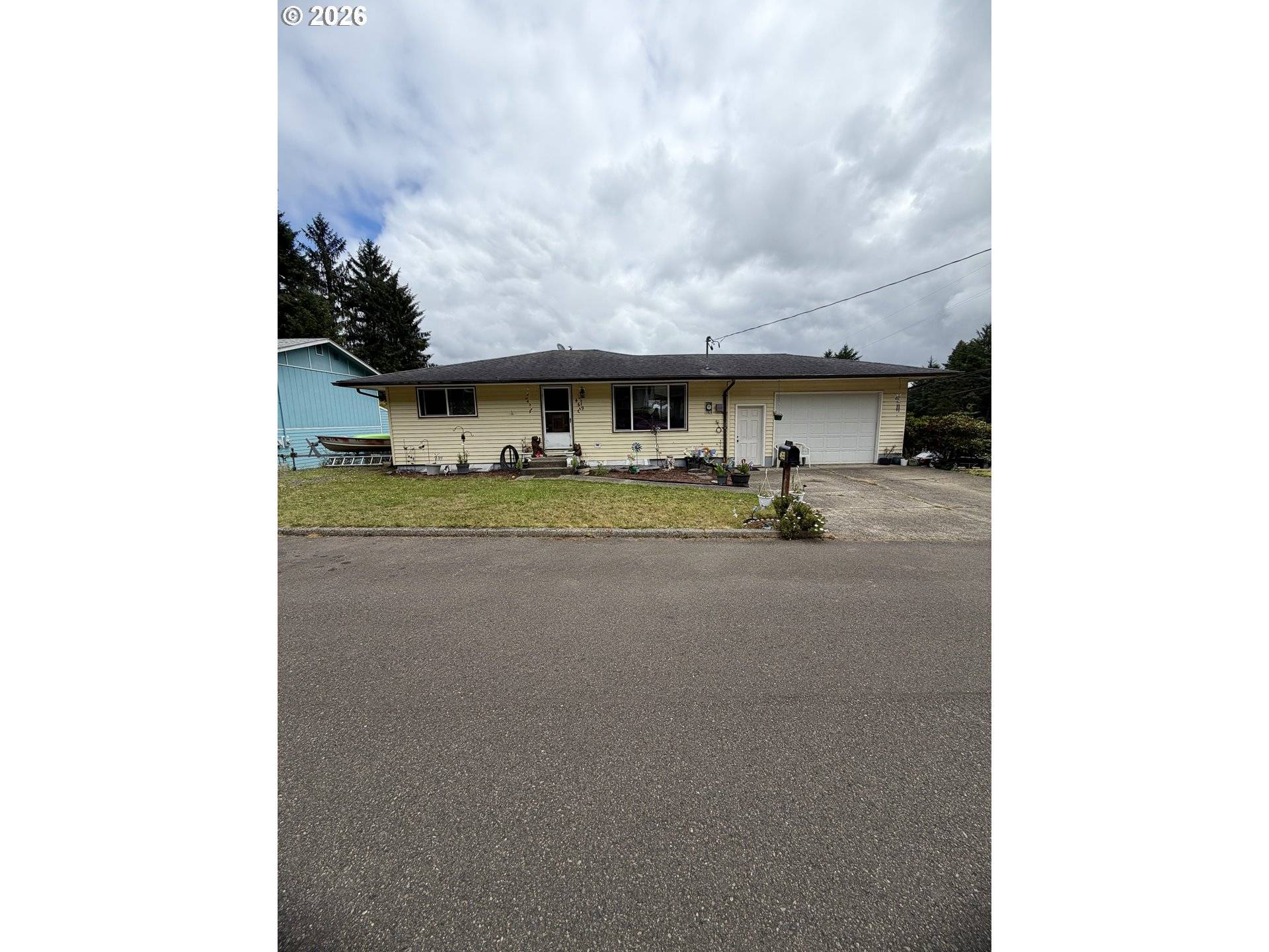469 WESTMONT DR, Reedsport, OR 97467