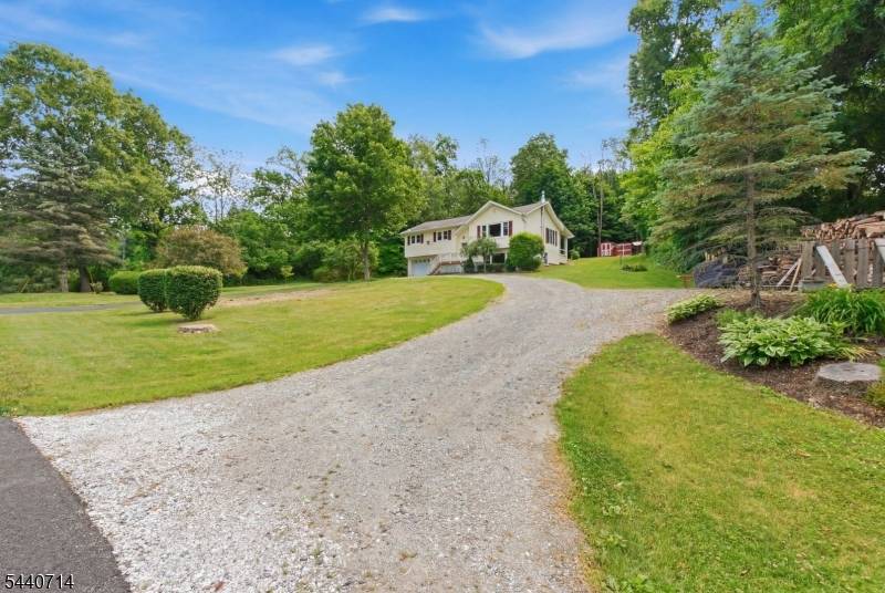 83 Layton Rd, Wantage Twp., NJ 07461