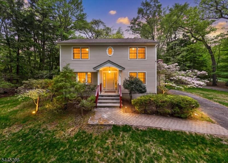 157 Grove St, Ramsey Boro, NJ 07446