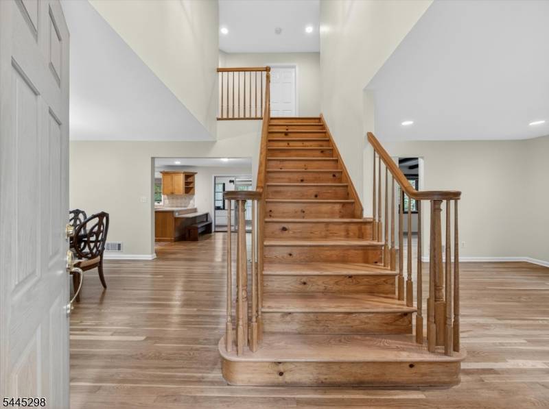157 Grove St, Ramsey Boro, NJ 07446
