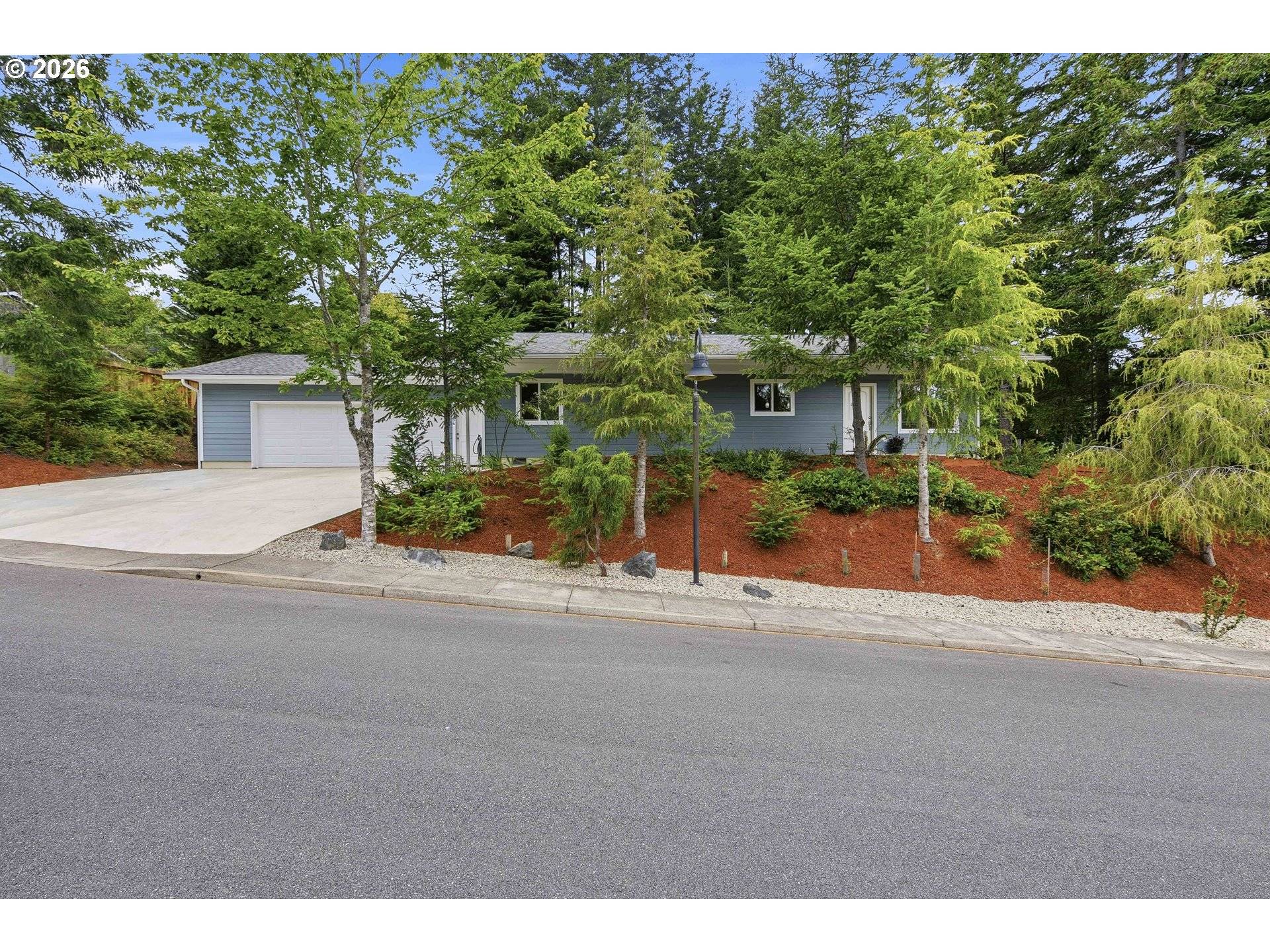 2256 TIMBERLINE DR, Coos Bay, OR 97420