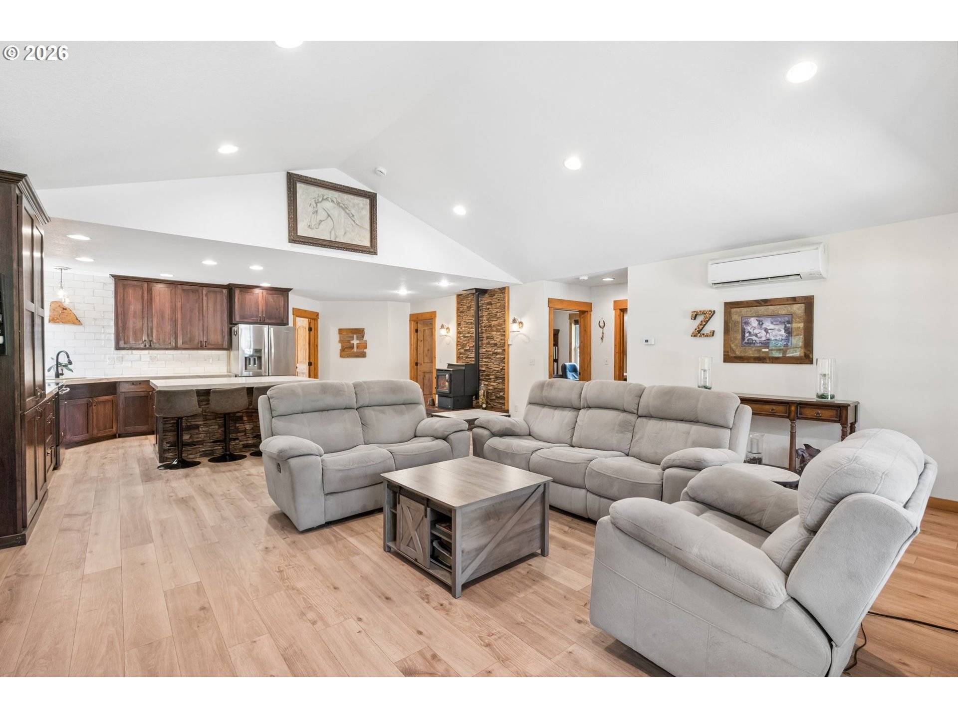 4500 HART RD, Dallas, OR 97338