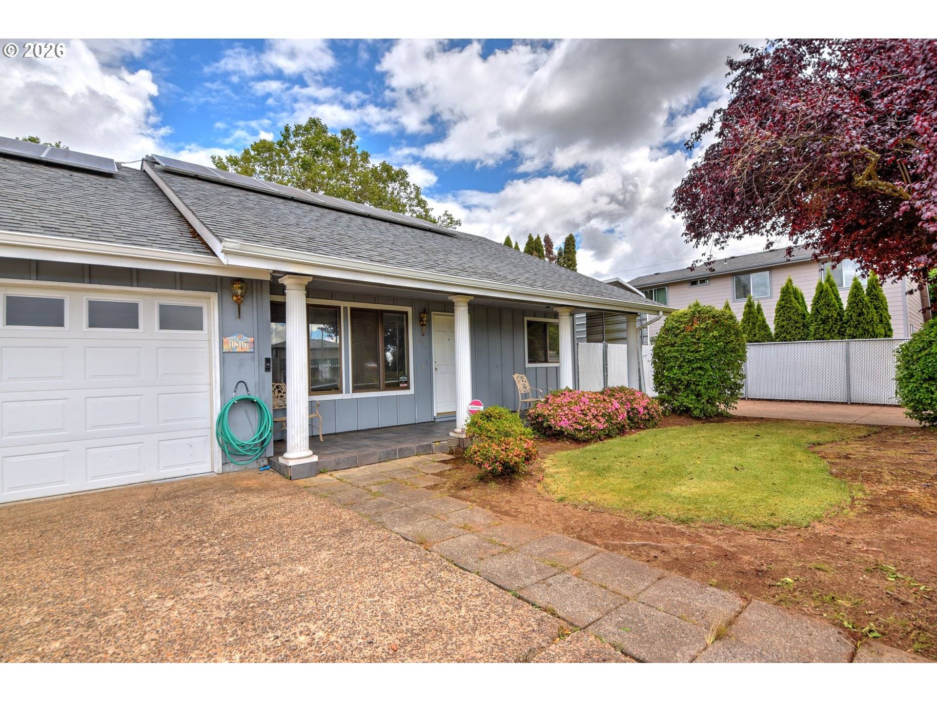 1217 WILLAGILLESPIE RD, Eugene, OR 97401